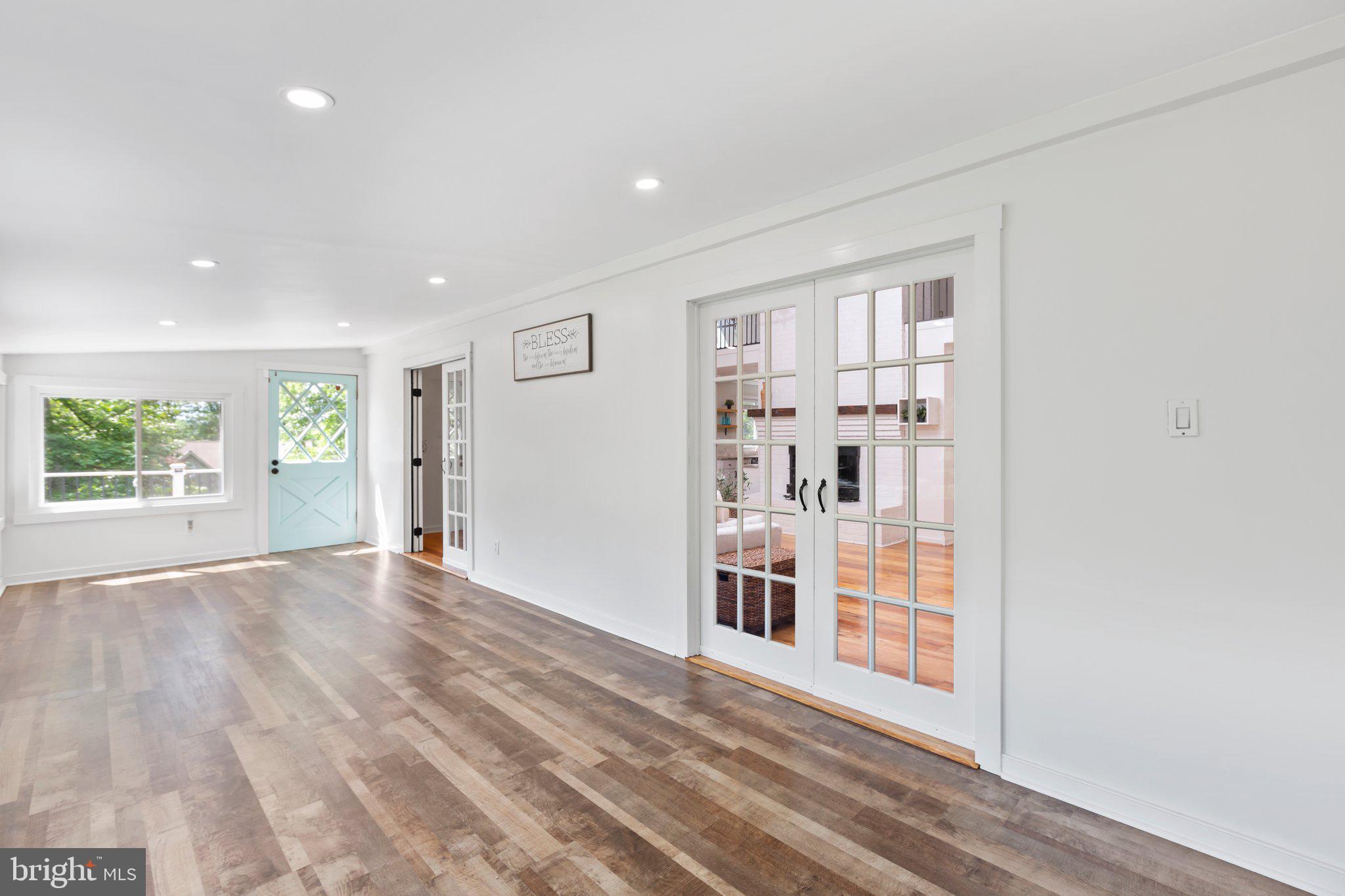 LAKE LAND OR - Residential