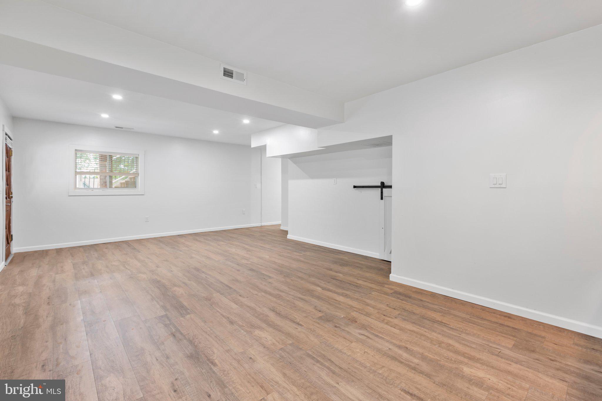 LAKE LAND OR - Residential