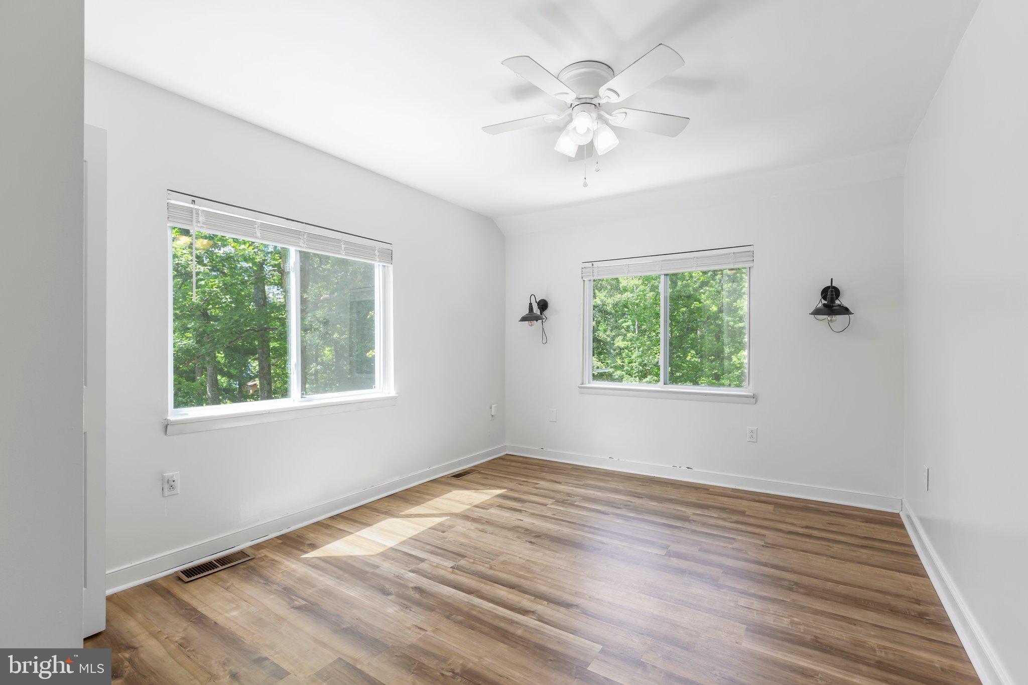 LAKE LAND OR - Residential