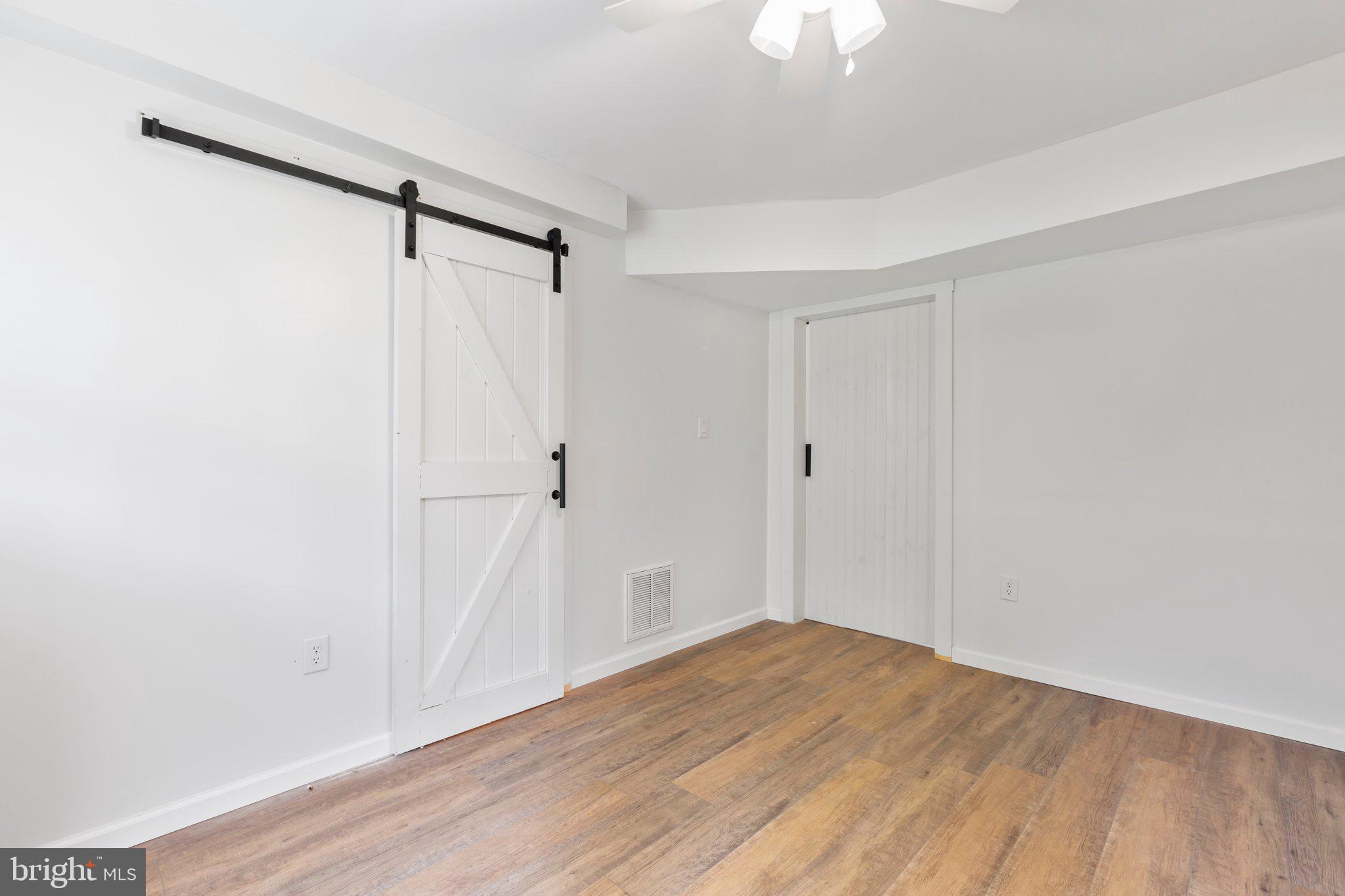 LAKE LAND OR - Residential