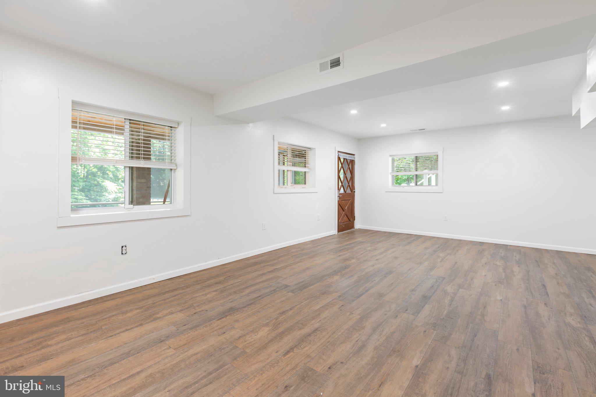 LAKE LAND OR - Residential