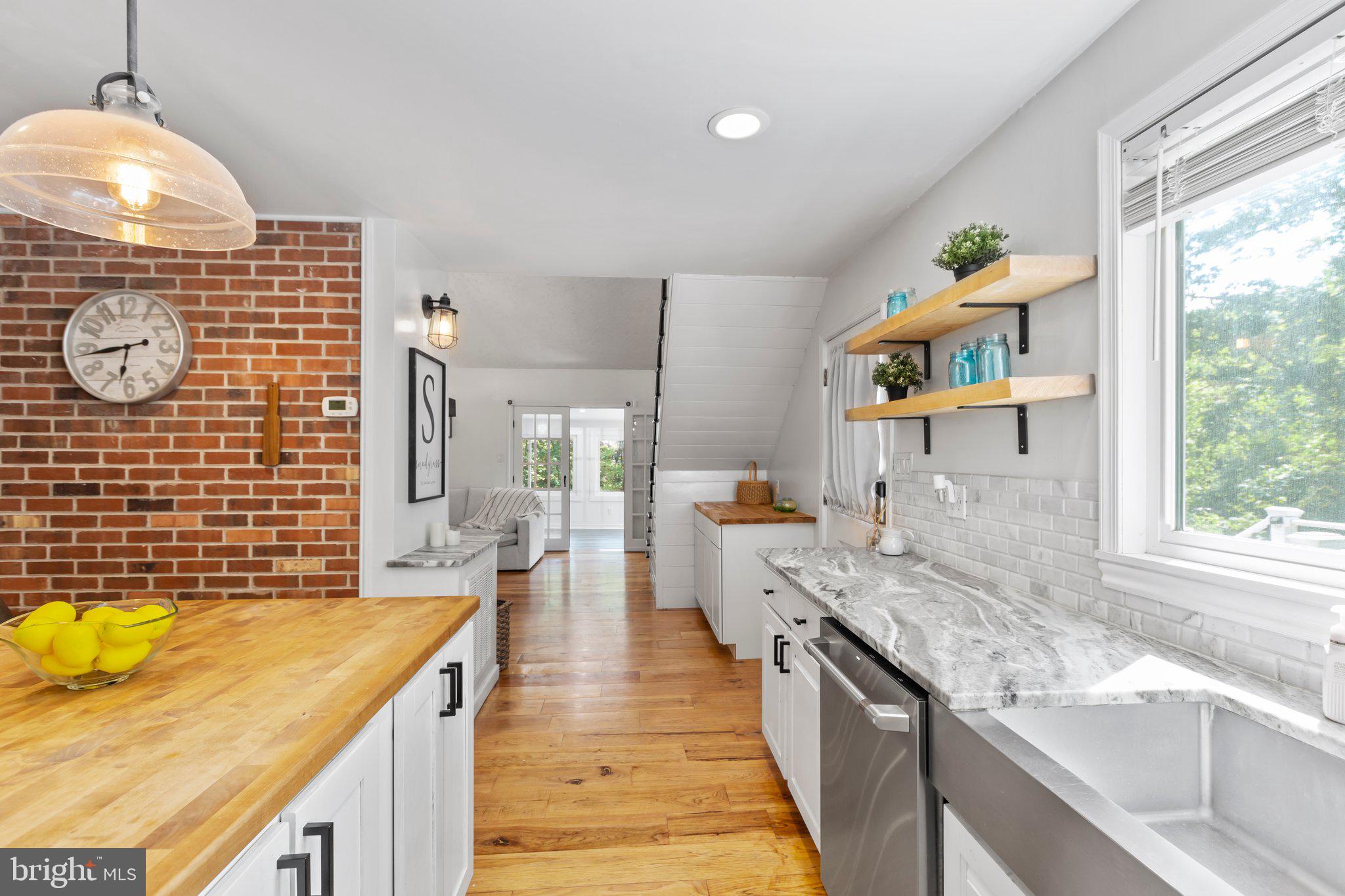 LAKE LAND OR - Residential