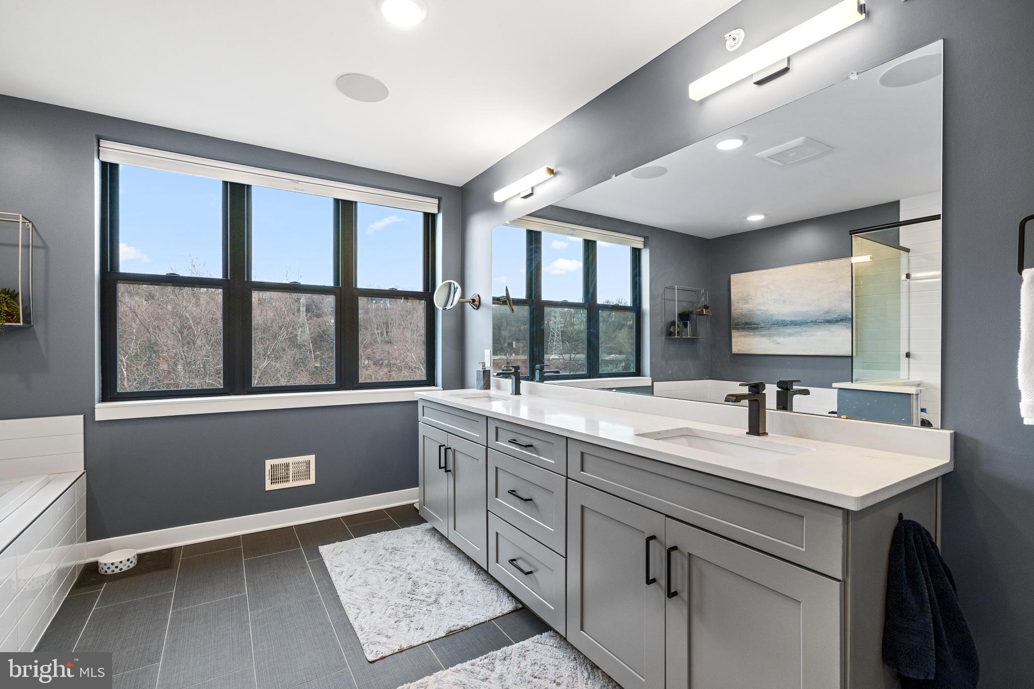 MANAYUNK - Residential