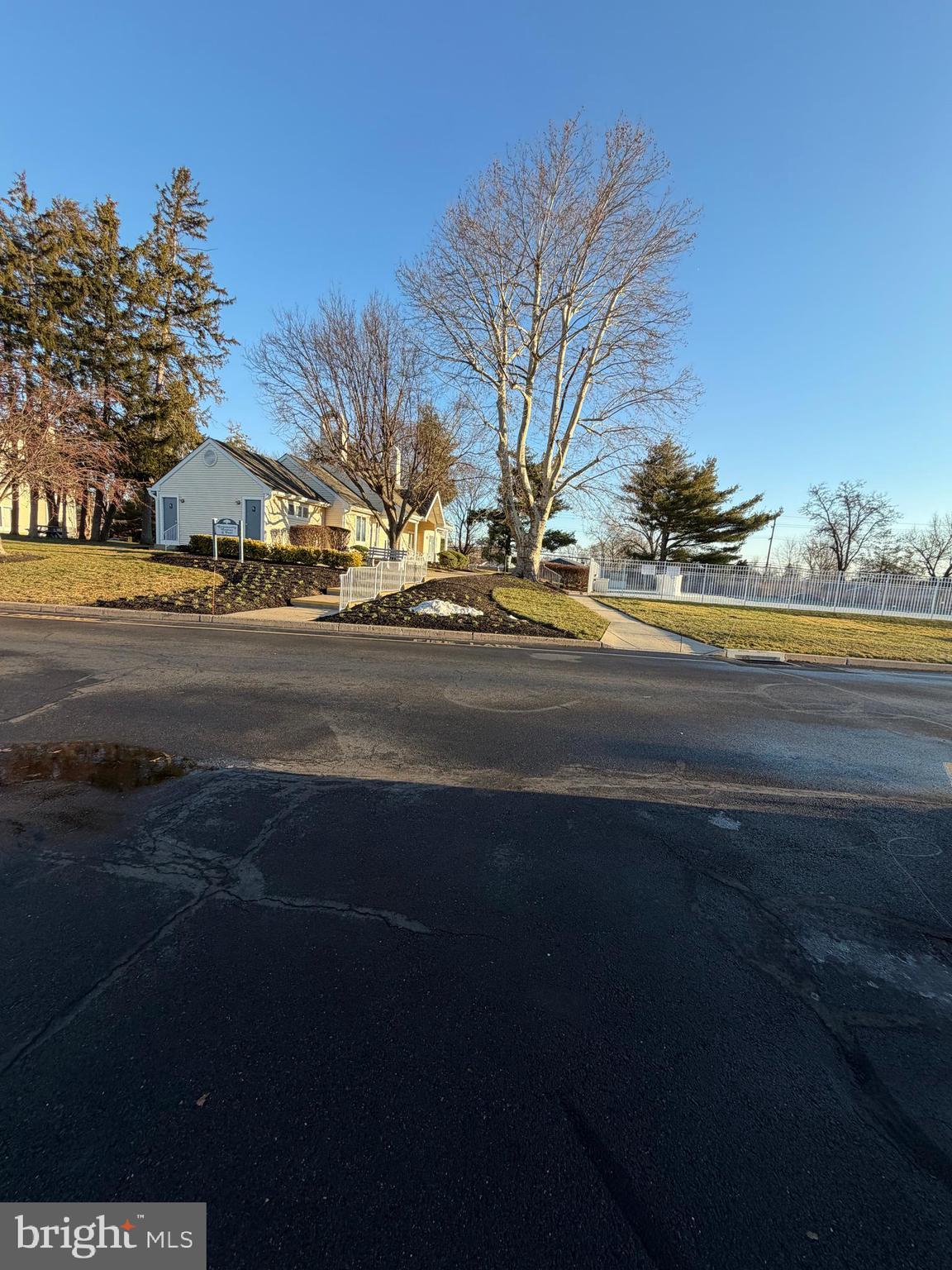 CRESTWOOD CONDO - Residential