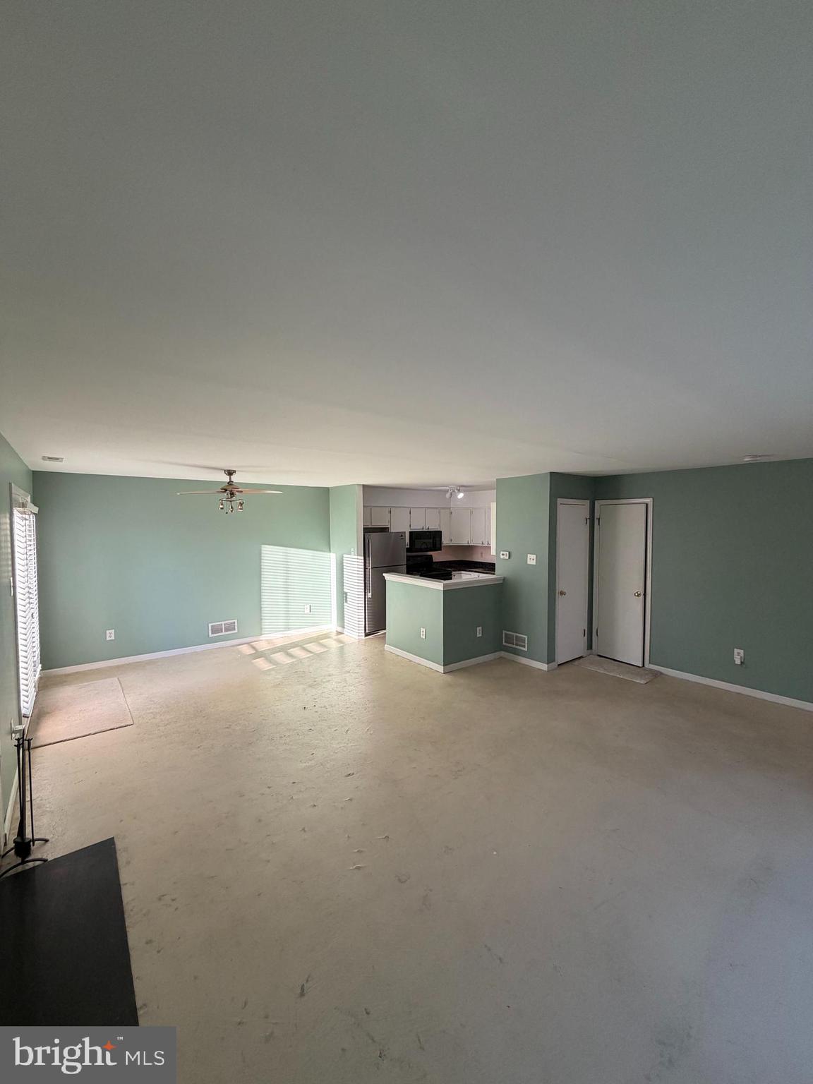 CRESTWOOD CONDO - Residential