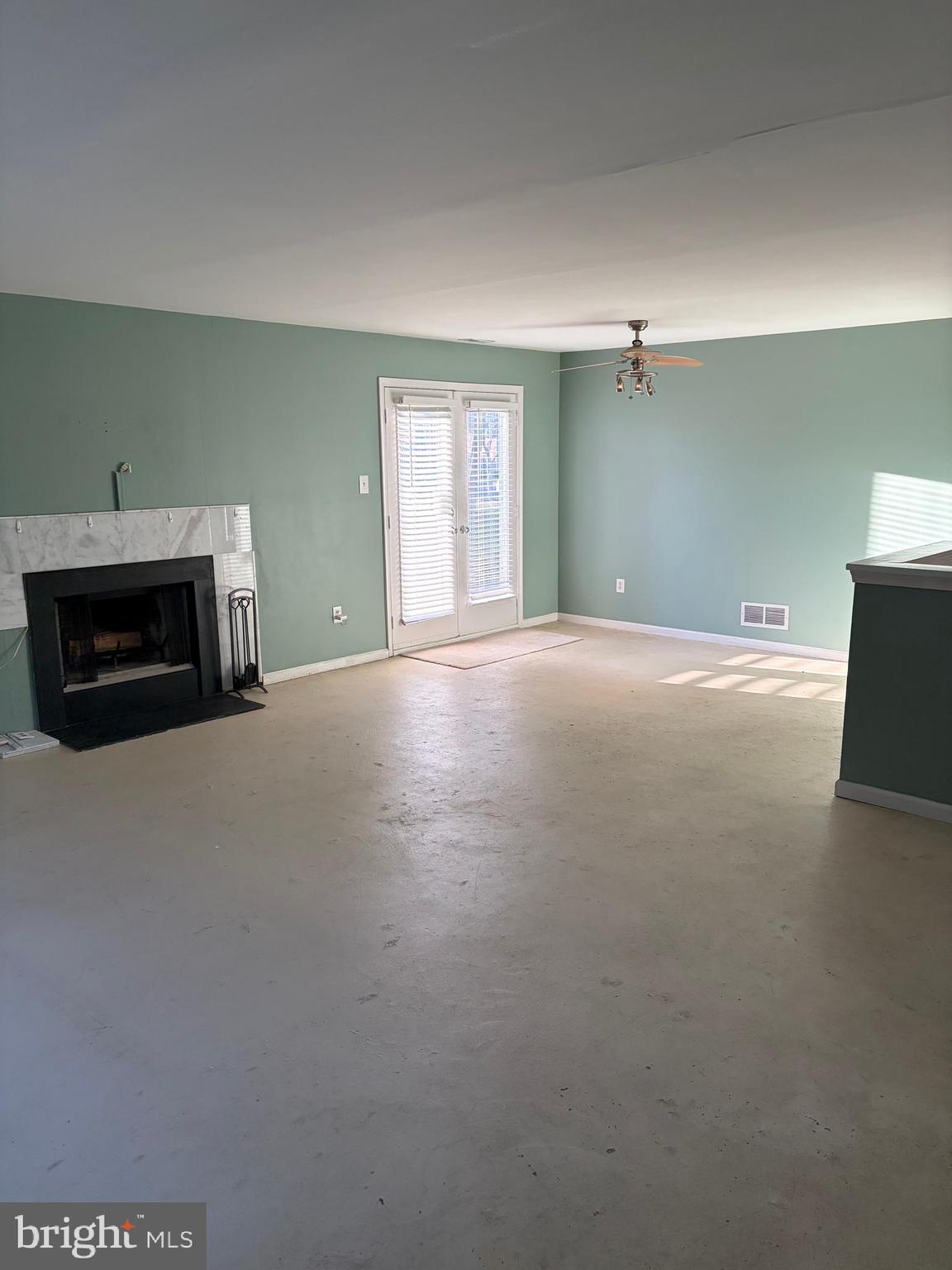 CRESTWOOD CONDO - Residential