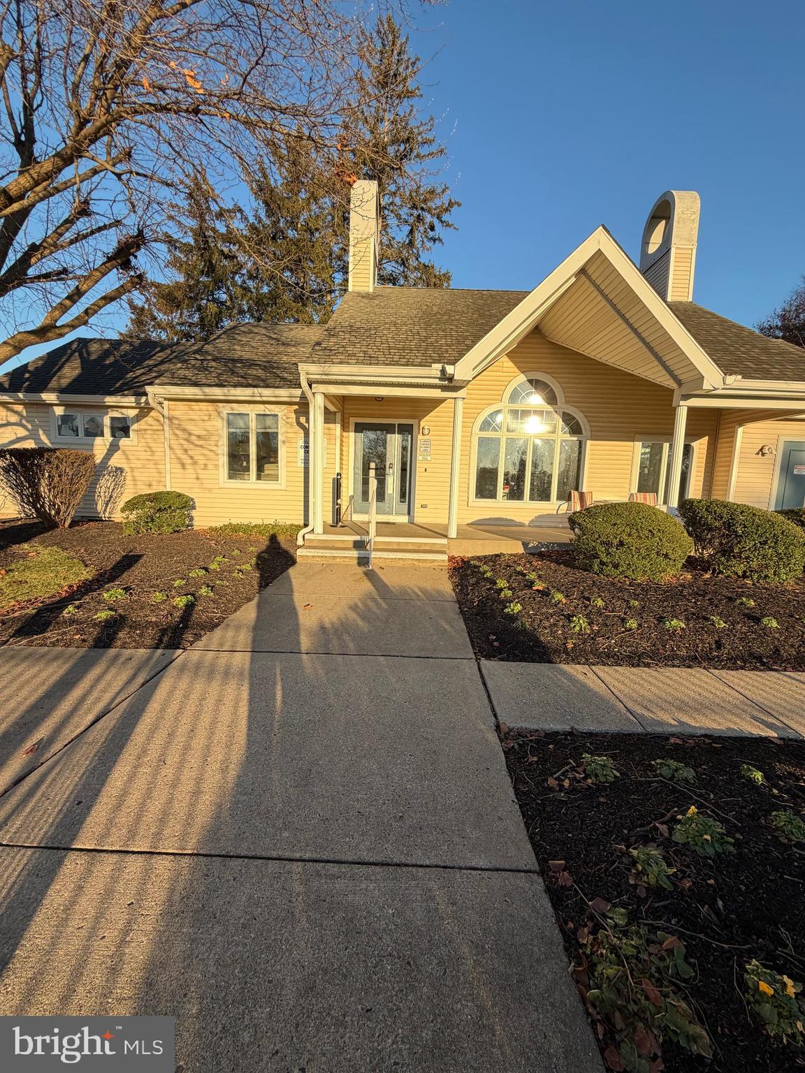 CRESTWOOD CONDO - Residential