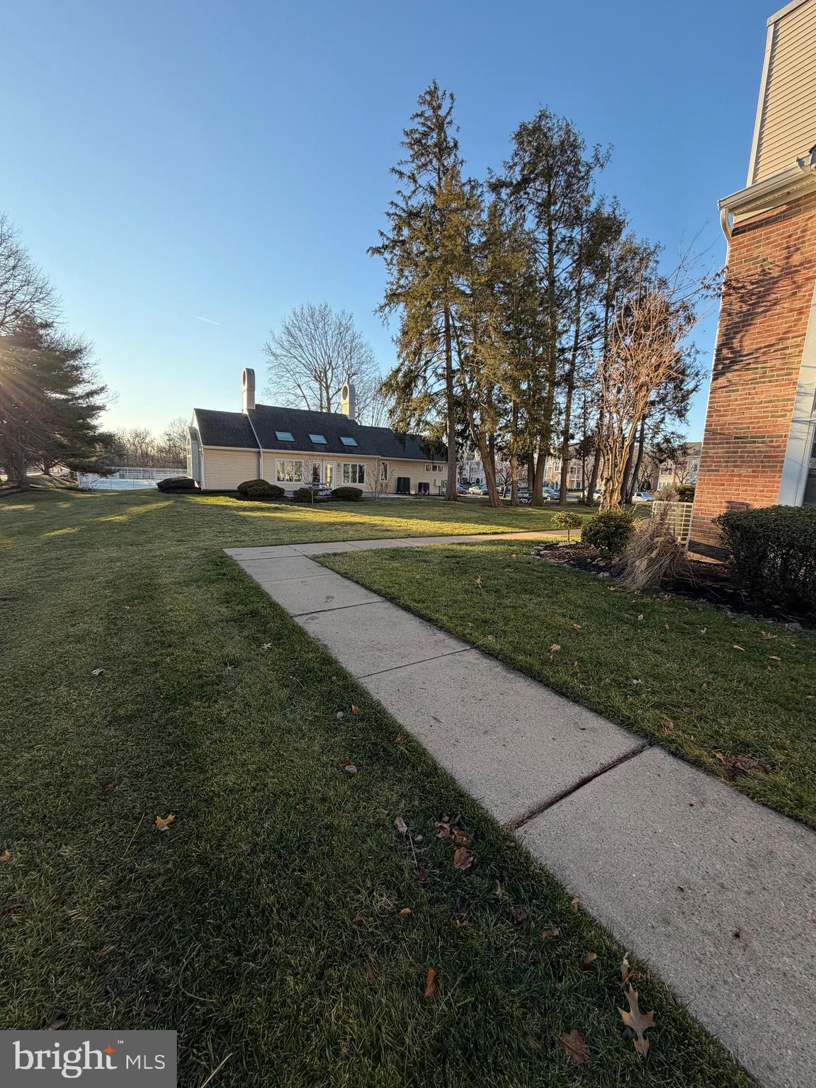 CRESTWOOD CONDO - Residential