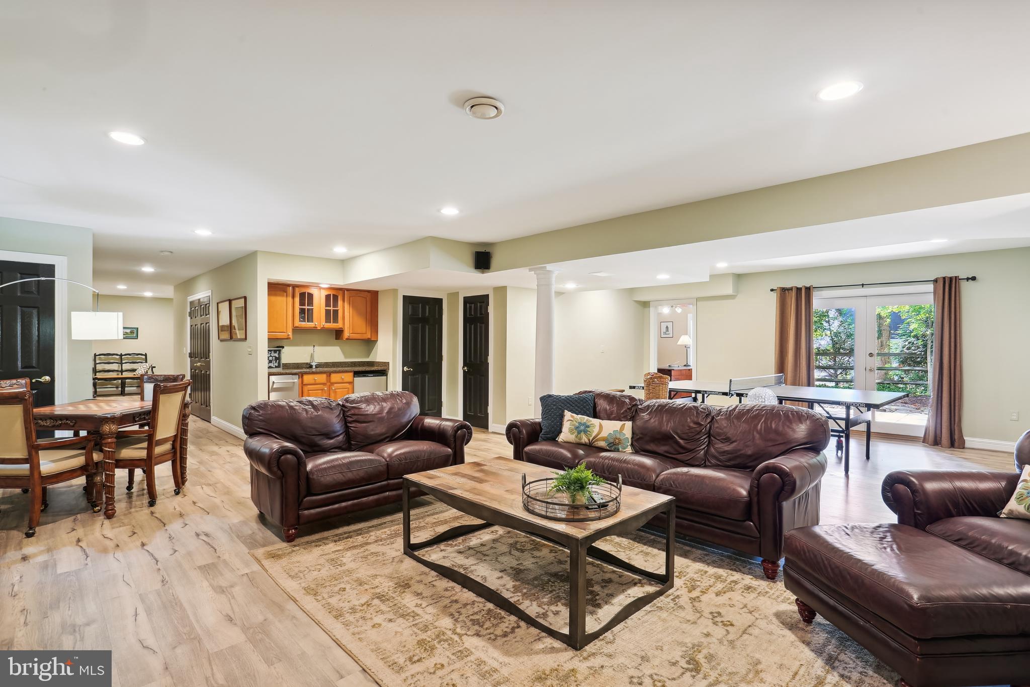 MANOR PARK - Residential