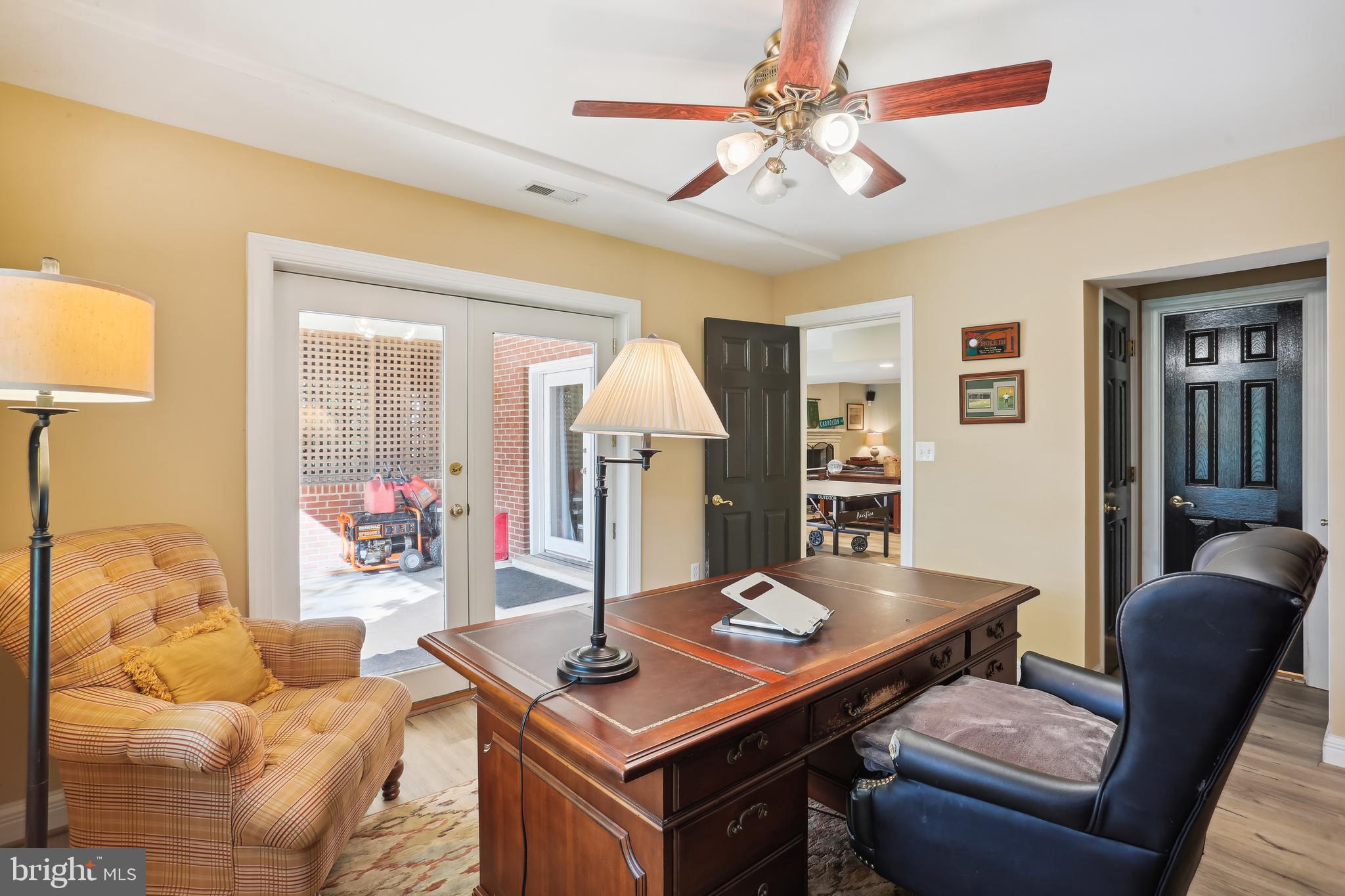 MANOR PARK - Residential