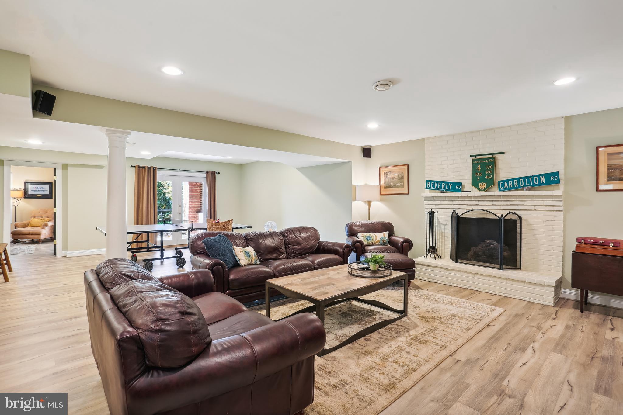 MANOR PARK - Residential