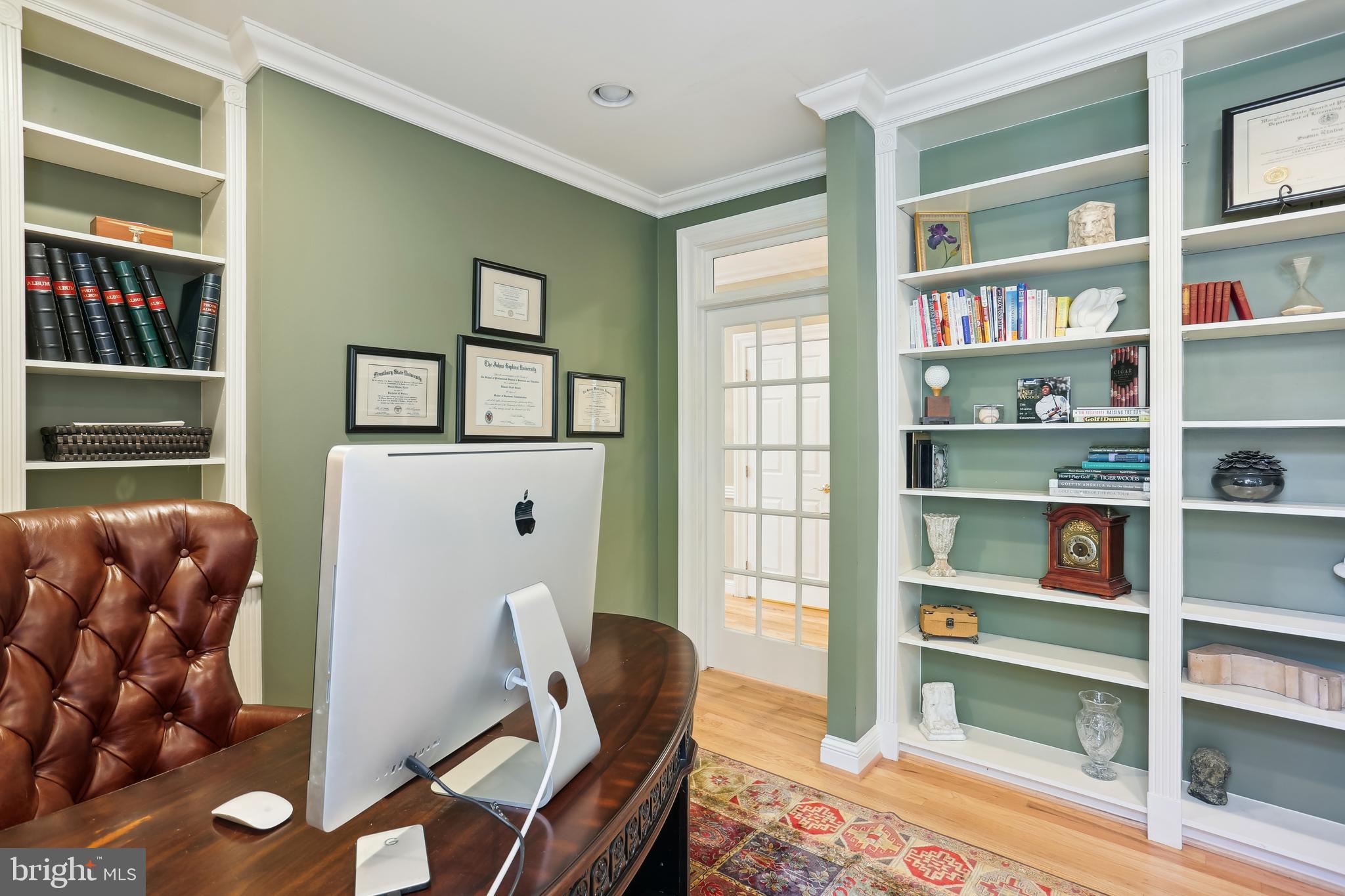 MANOR PARK - Residential