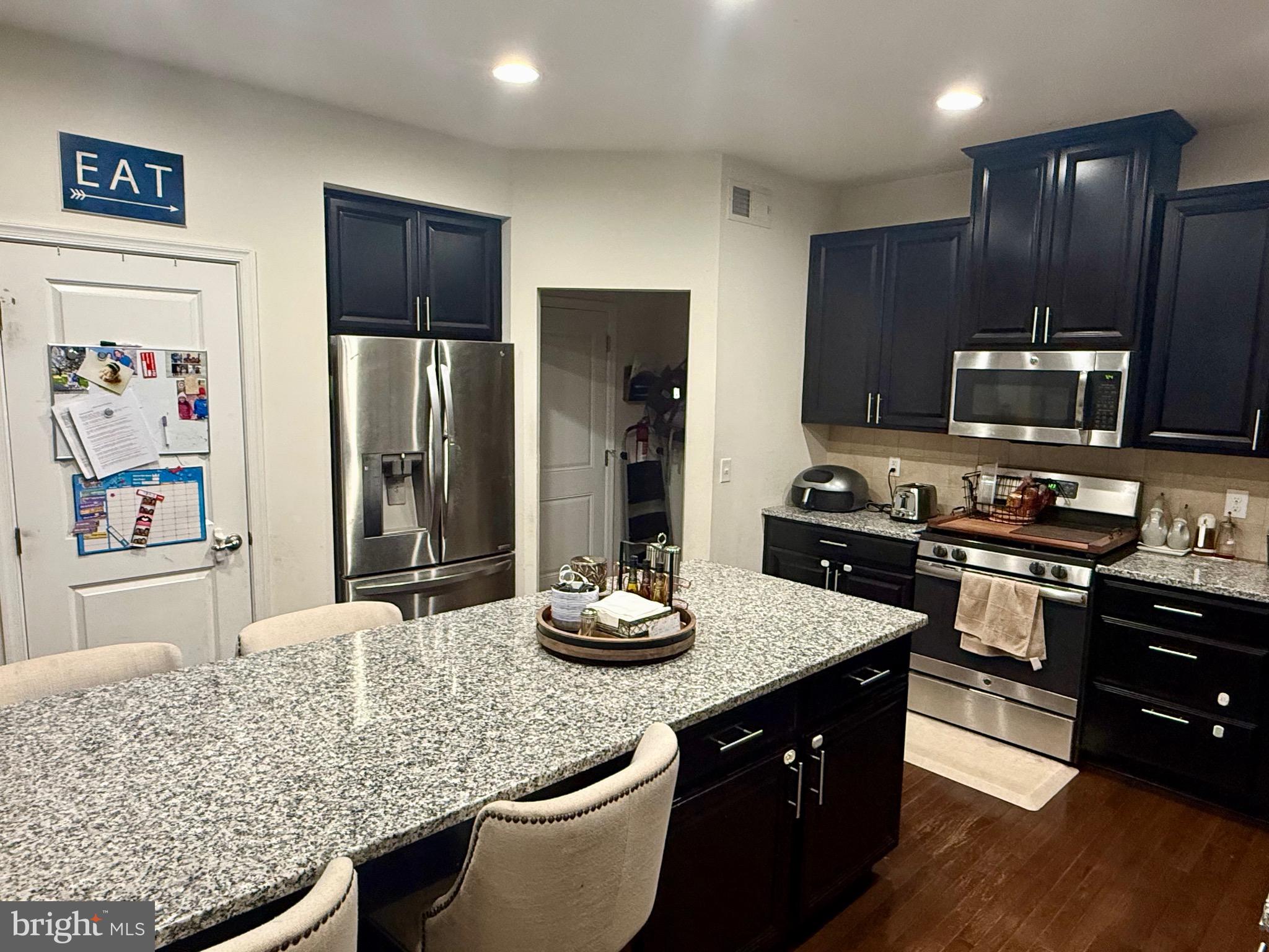 HIDDEN OAKS - Residential