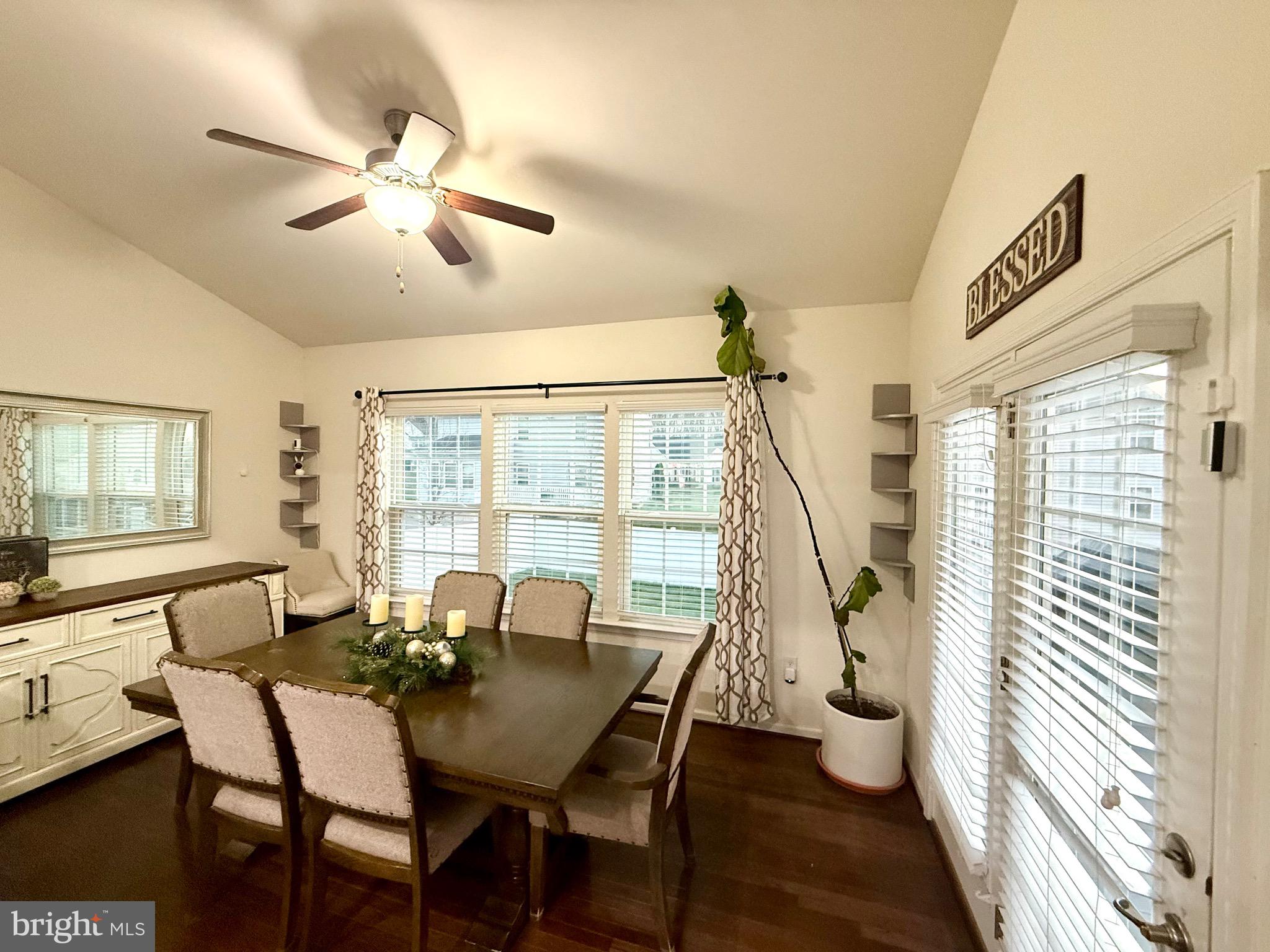 HIDDEN OAKS - Residential