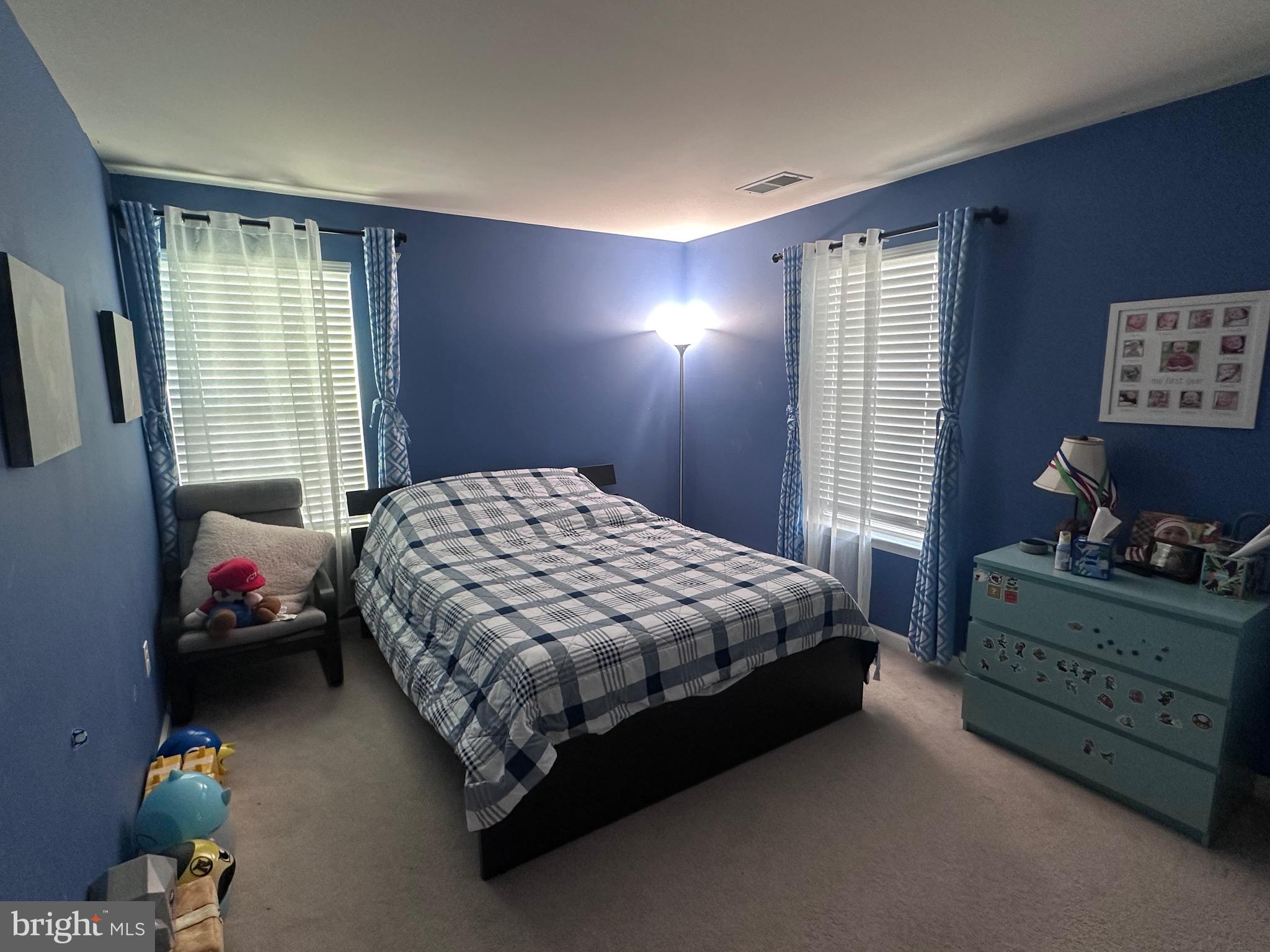 HIDDEN OAKS - Residential