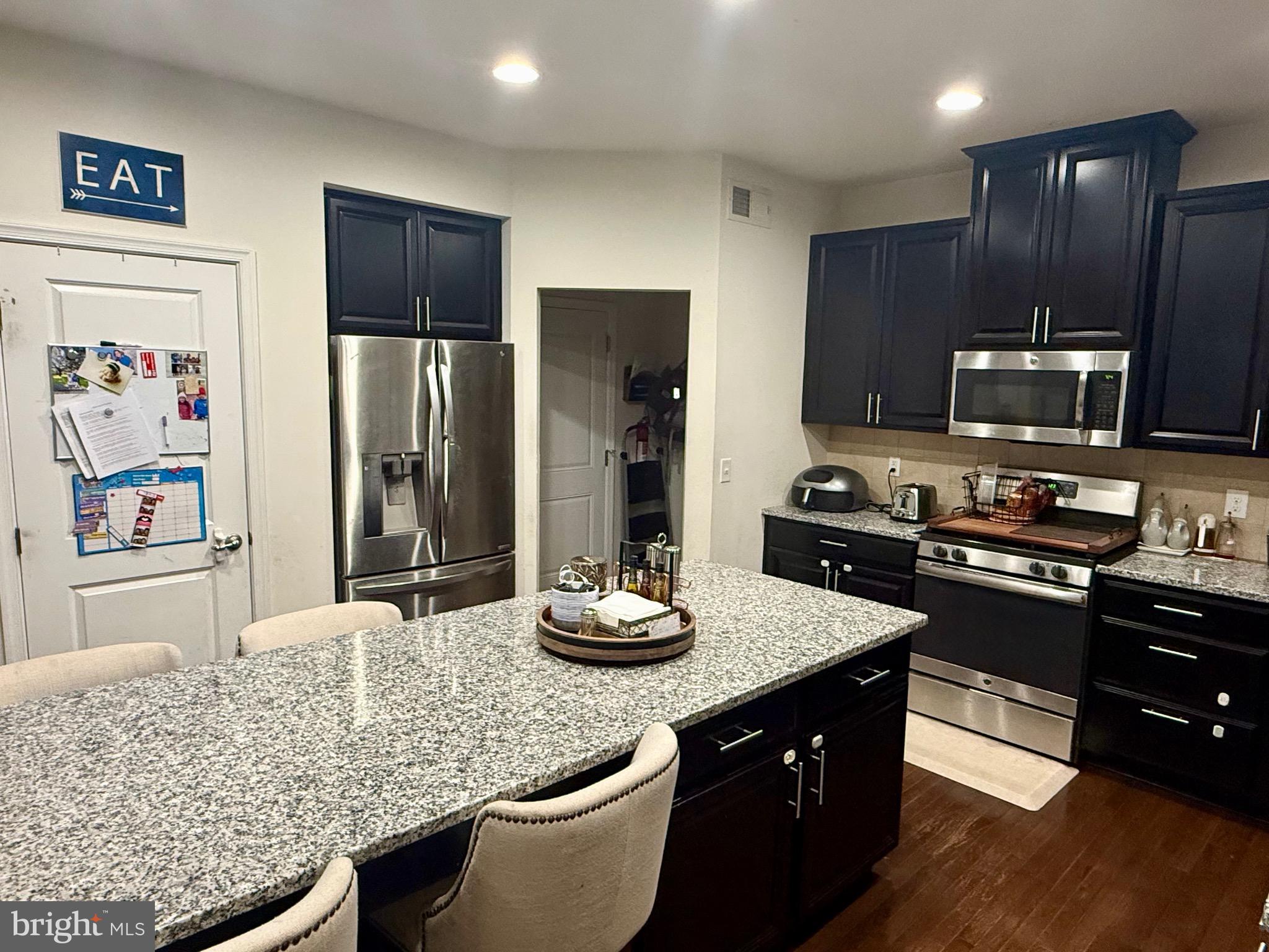 HIDDEN OAKS - Residential