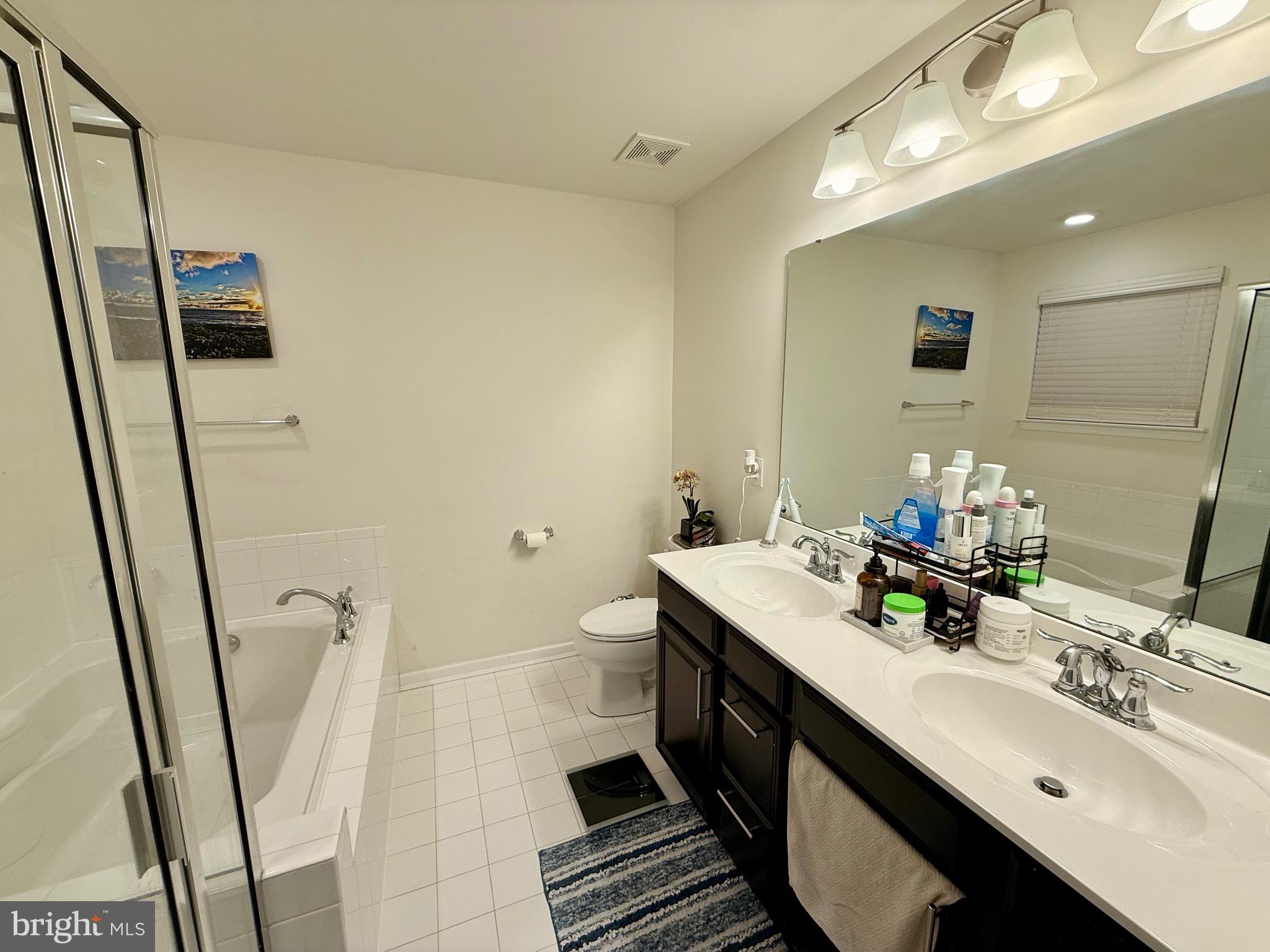 HIDDEN OAKS - Residential