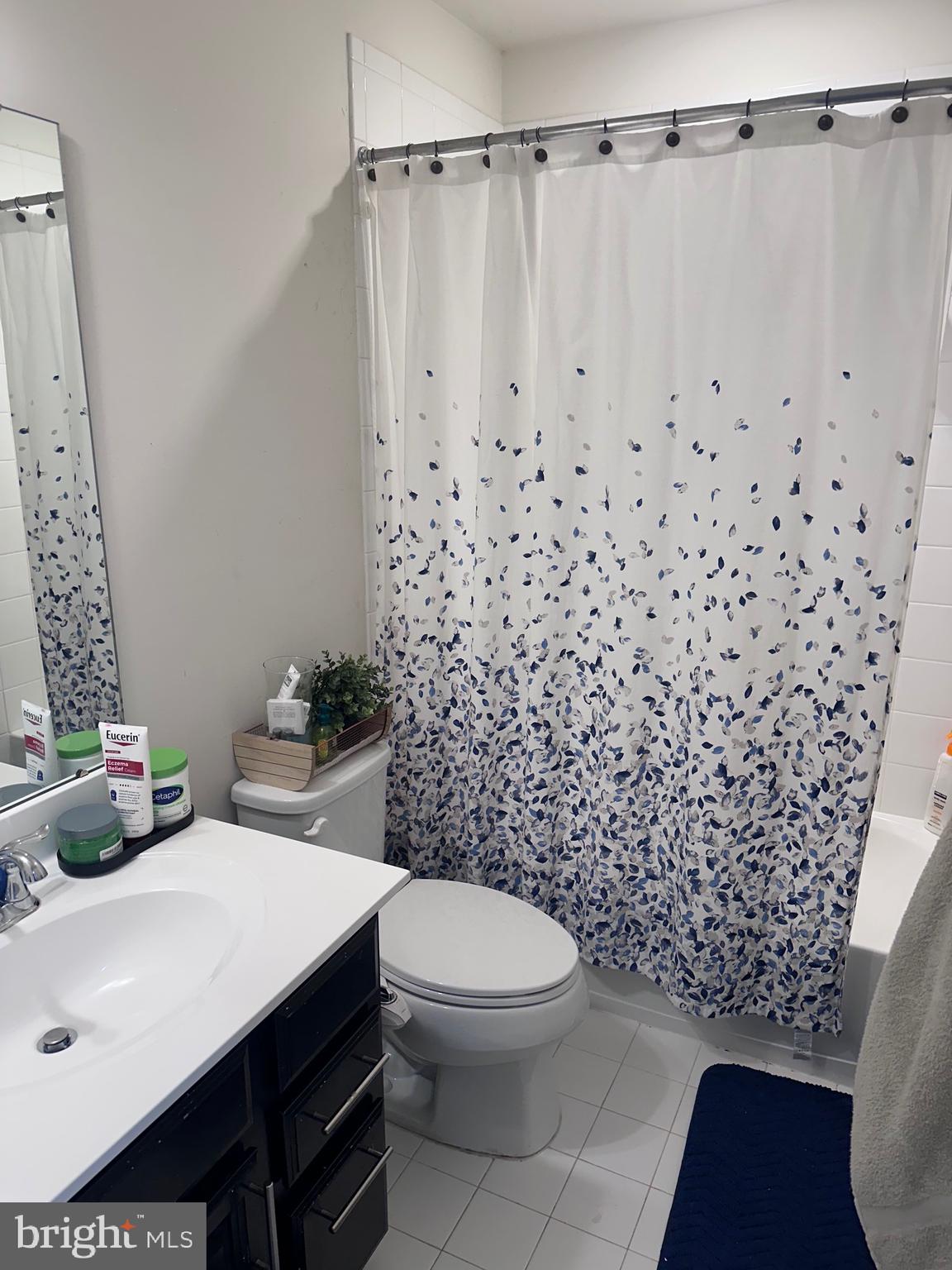 HIDDEN OAKS - Residential