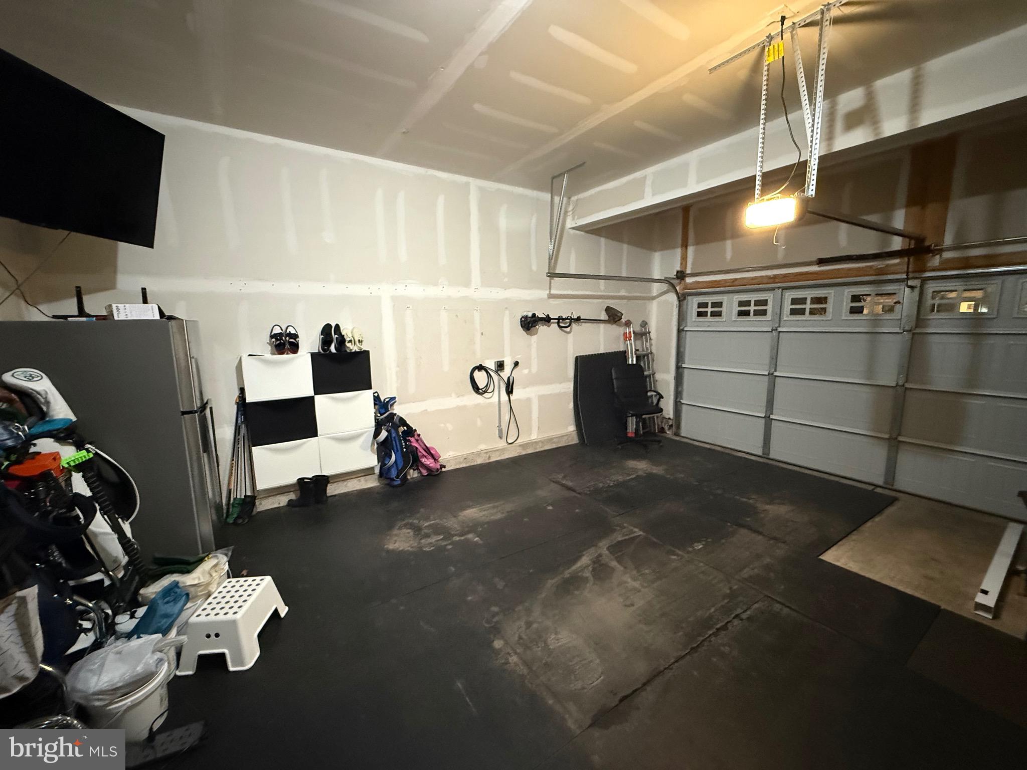 HIDDEN OAKS - Residential