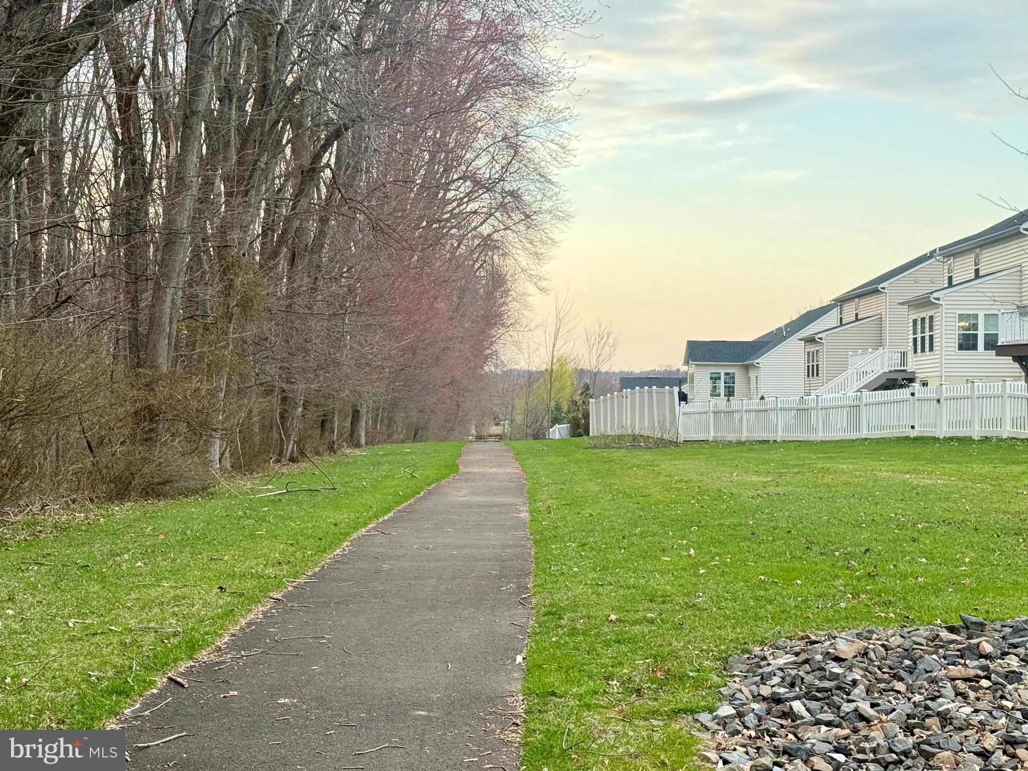 HIDDEN OAKS - Residential