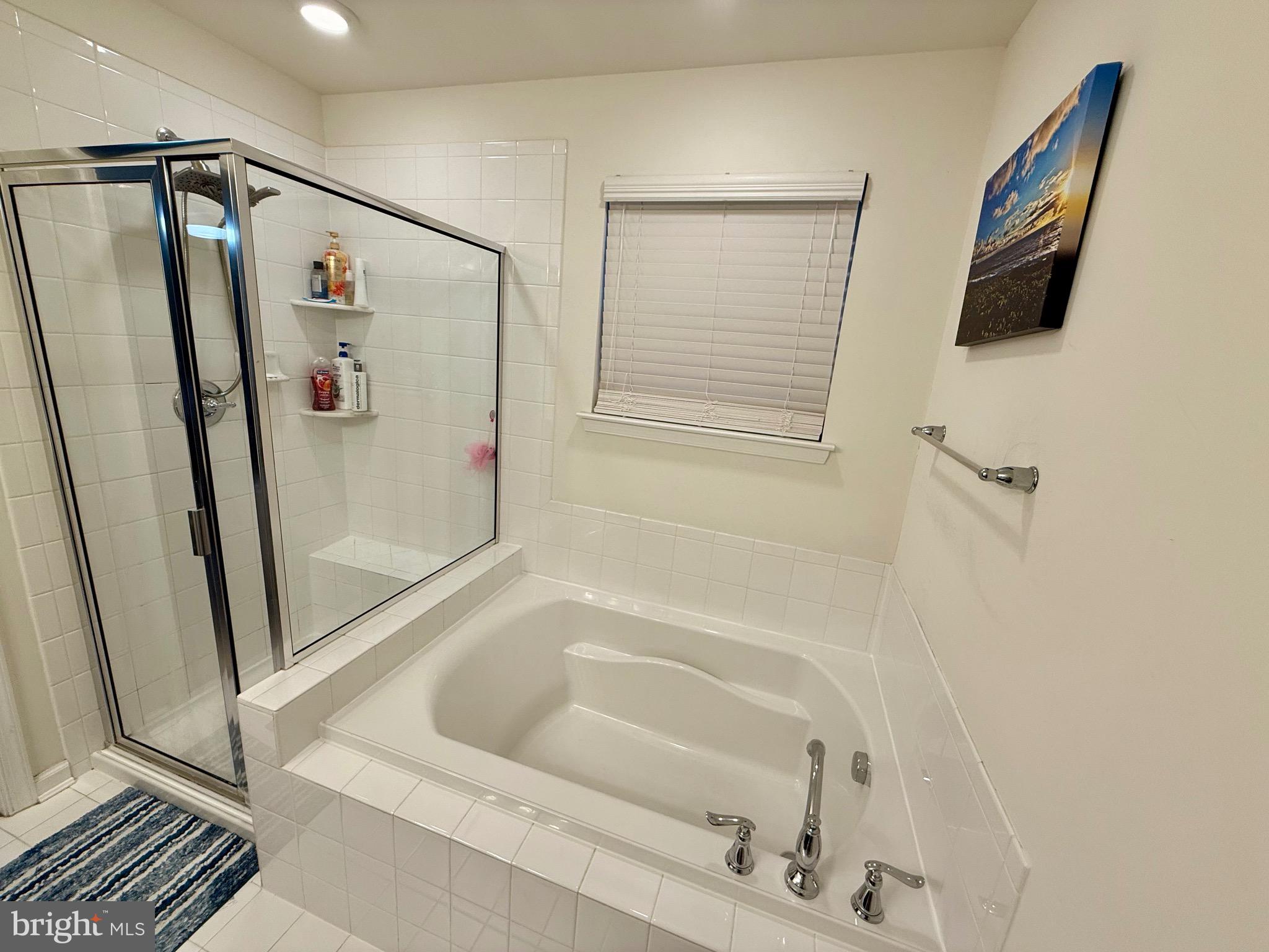 HIDDEN OAKS - Residential