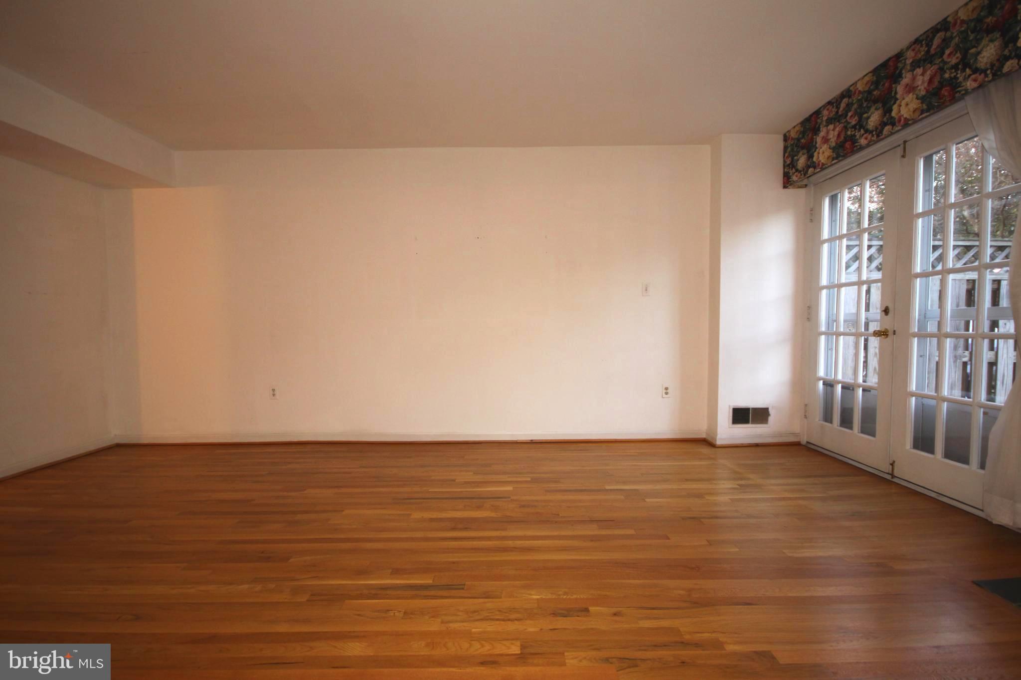 KMS TOWNHOUSES - Residential