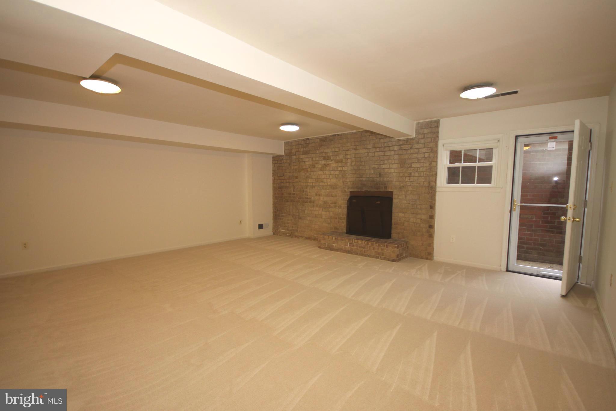 KMS TOWNHOUSES - Residential