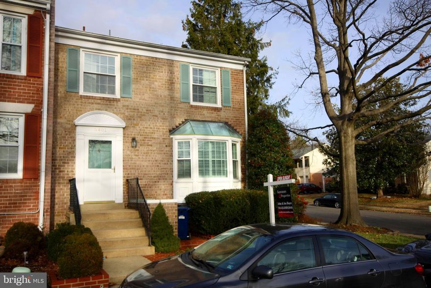 All Brick Three Level End Unit Town Home In The Heart Of Alexandria. Three Bedroom Two Full And Two Half Baths. Hardwood Floors On Main And Upper Level. No HOA!  Eat In Kitchen. Separate Dining Room. Living Room Walks Out To The Fully Fenced Large Back Yard.  Large Finished Lower Level With New Carpet.  Needs Some Updating But It is Move In Ready, Everything Works And It Is Very Clean! Seller Is Selling The Home "AS IS".