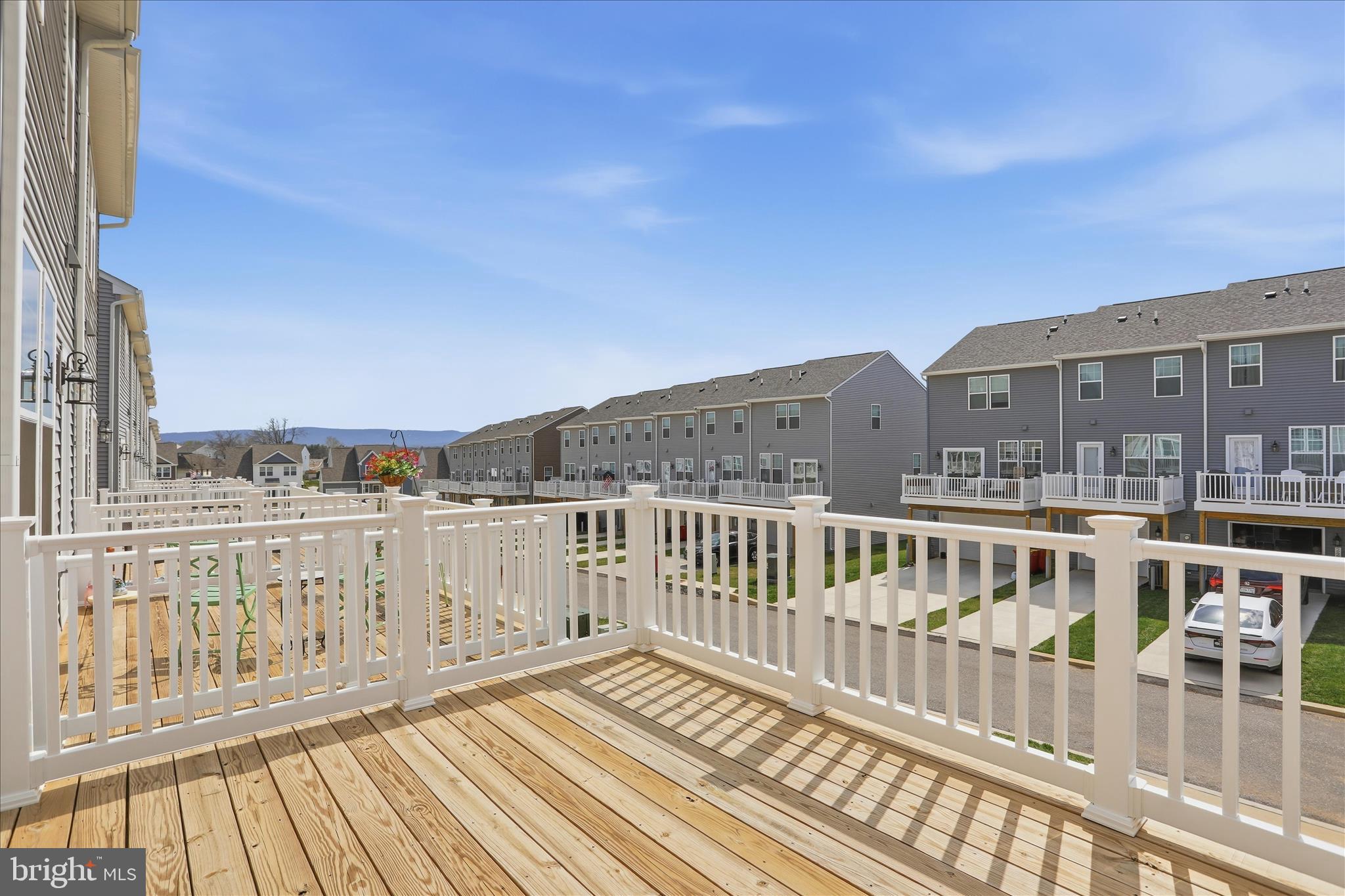 PRESIDENTS POINTE - Residential