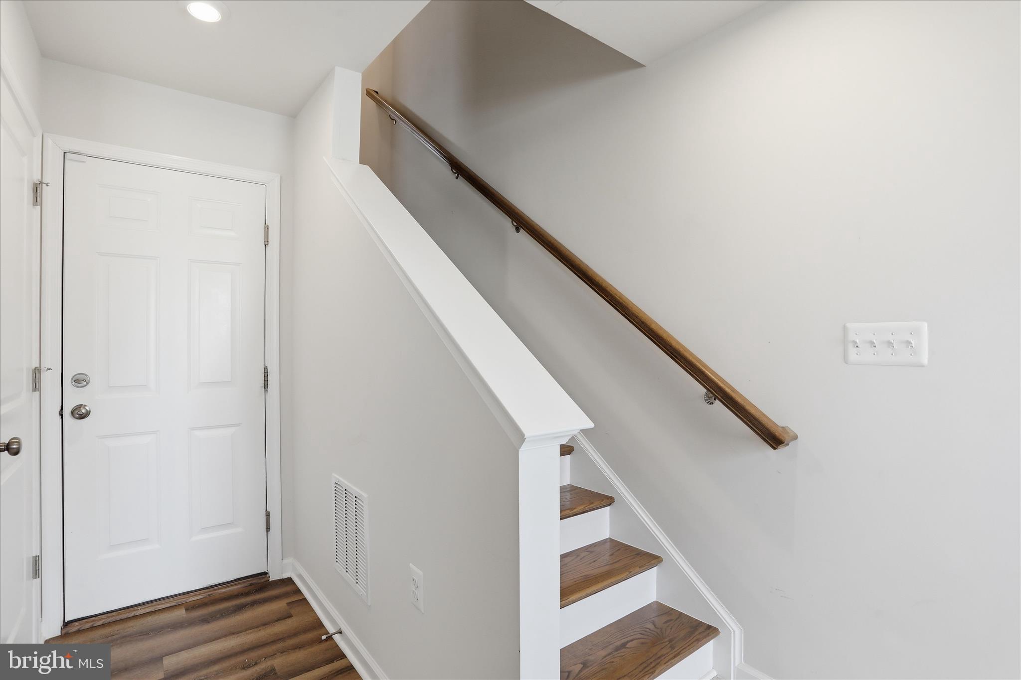 PRESIDENTS POINTE - Residential