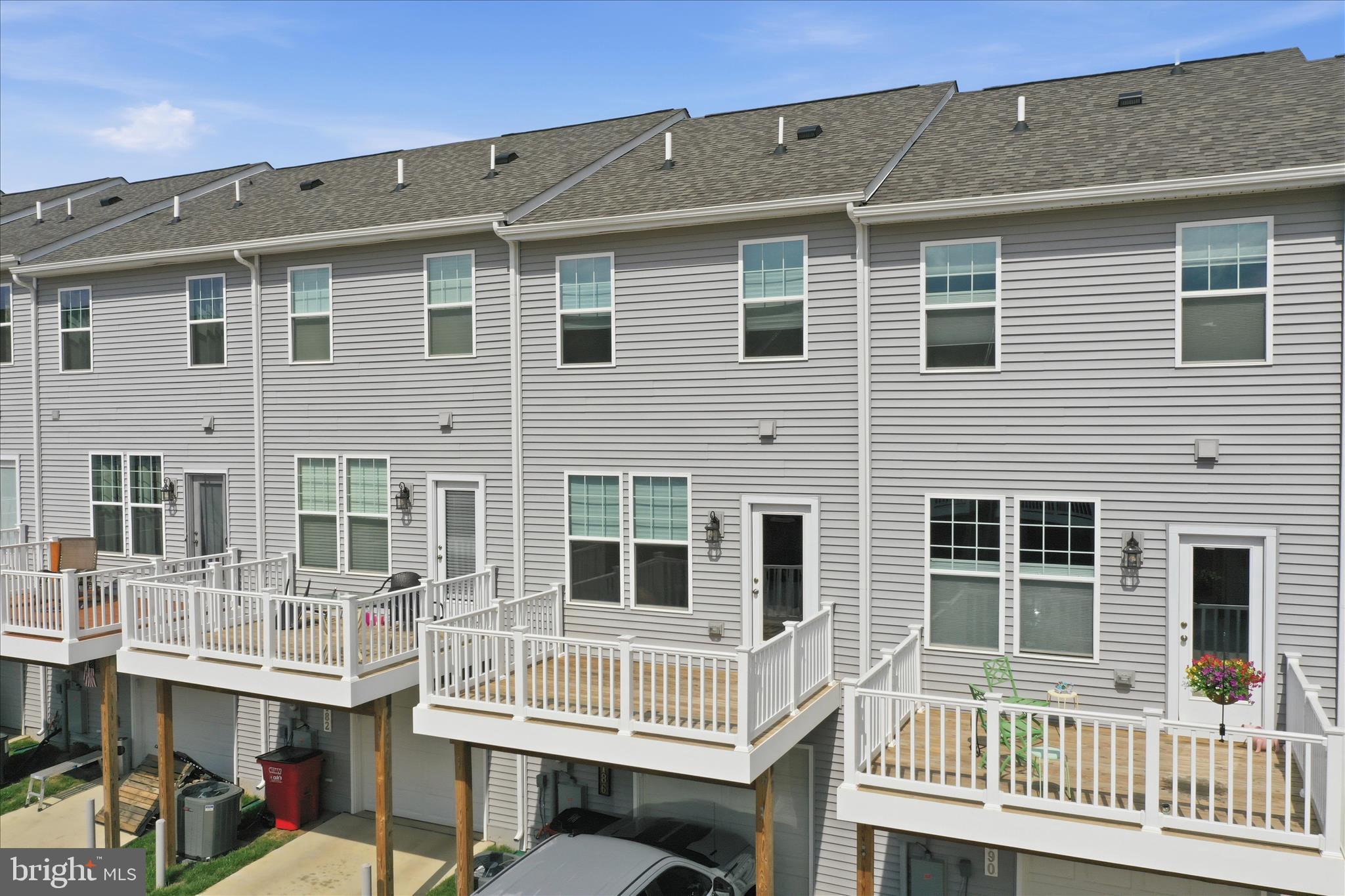 PRESIDENTS POINTE - Residential