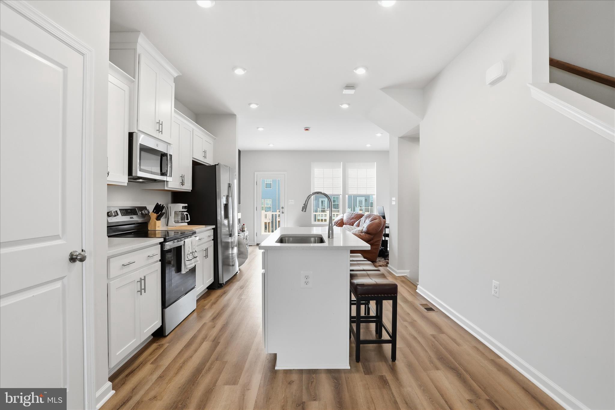 PRESIDENTS POINTE - Residential