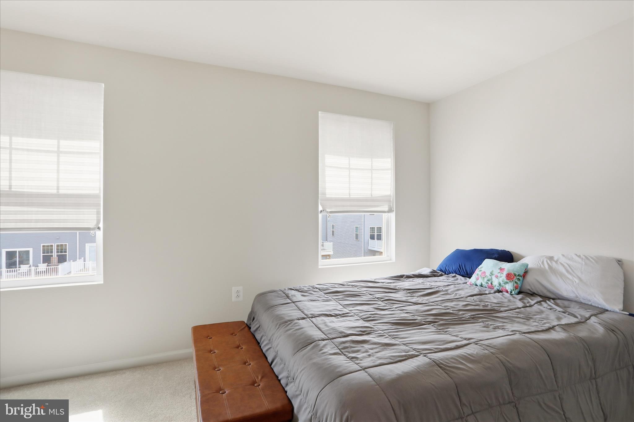 PRESIDENTS POINTE - Residential