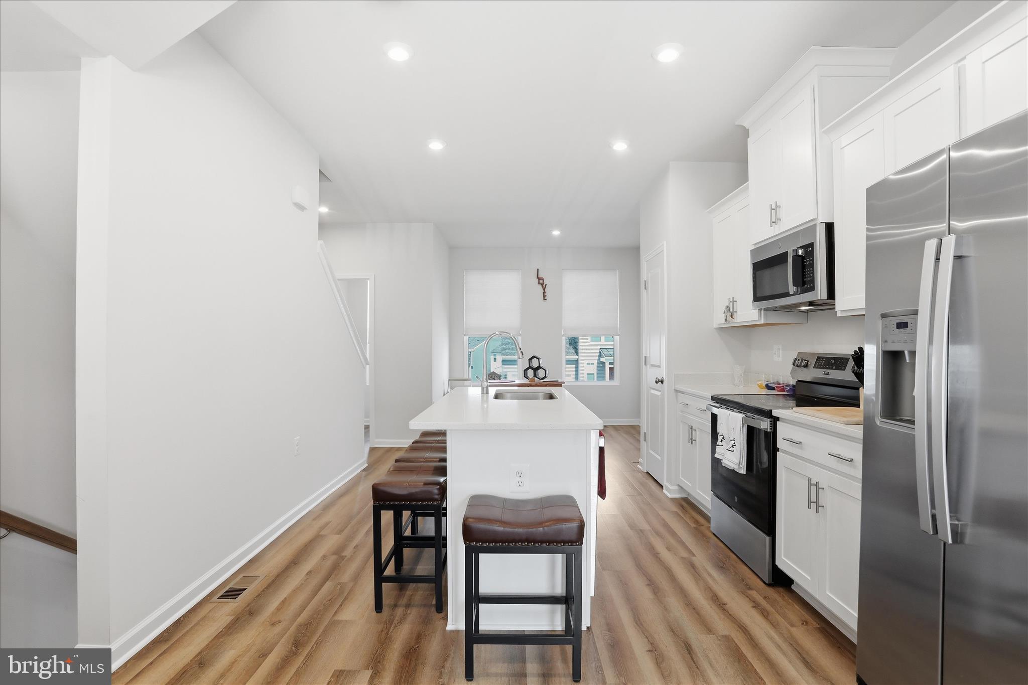 PRESIDENTS POINTE - Residential