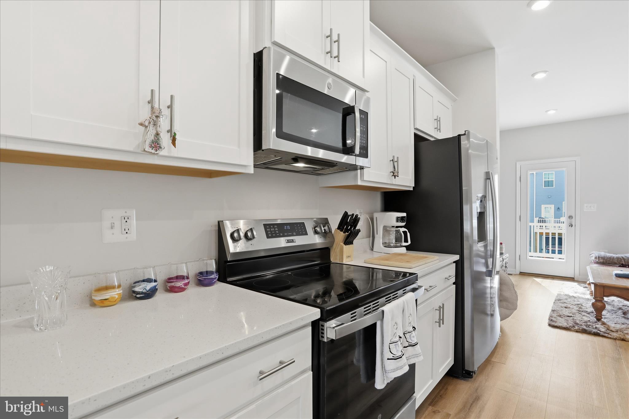 PRESIDENTS POINTE - Residential