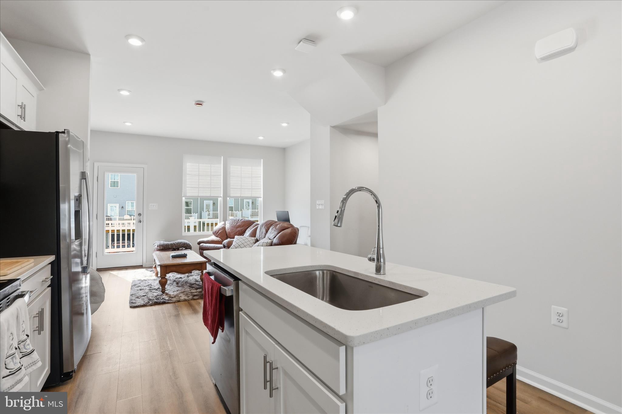 PRESIDENTS POINTE - Residential