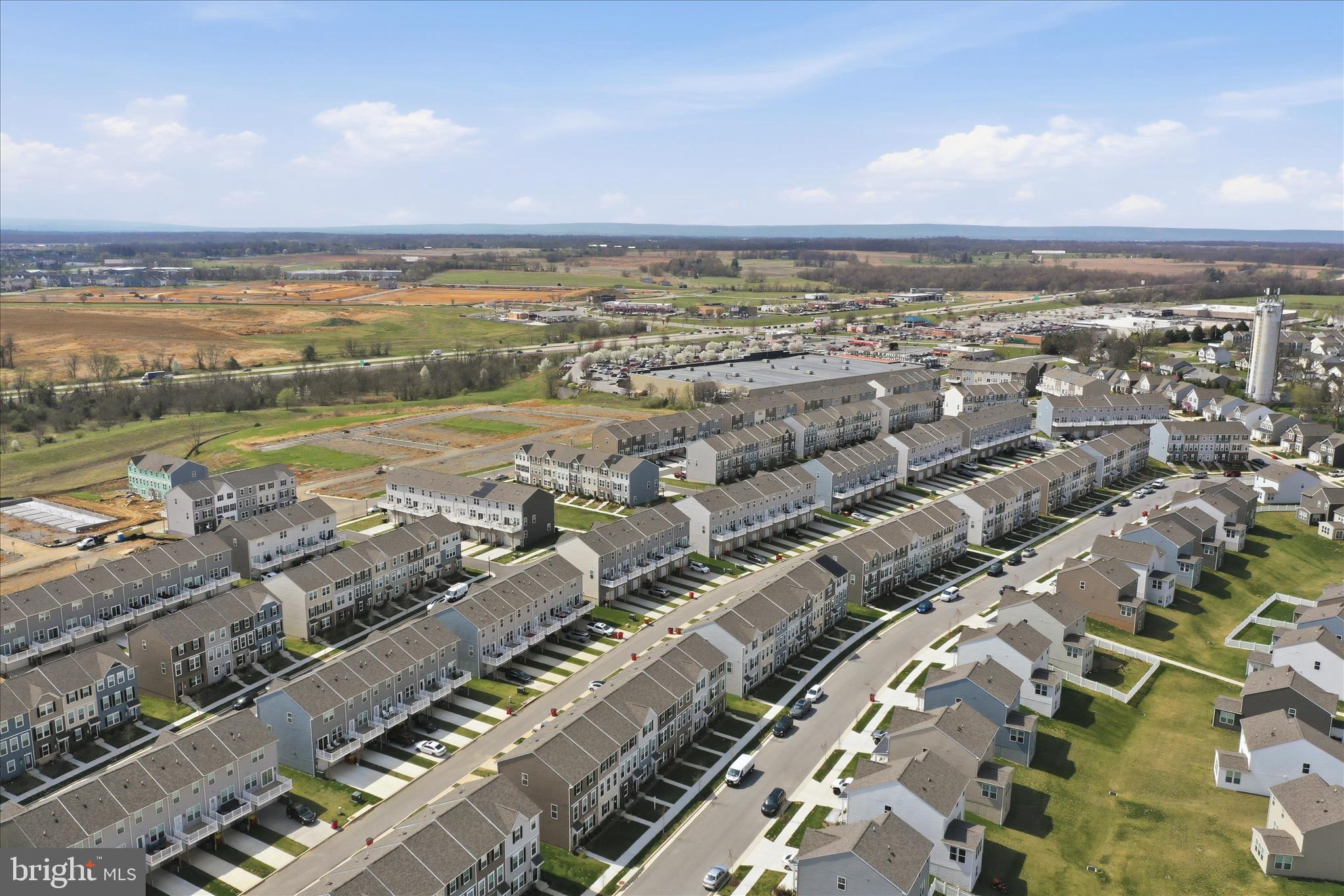 PRESIDENTS POINTE - Residential