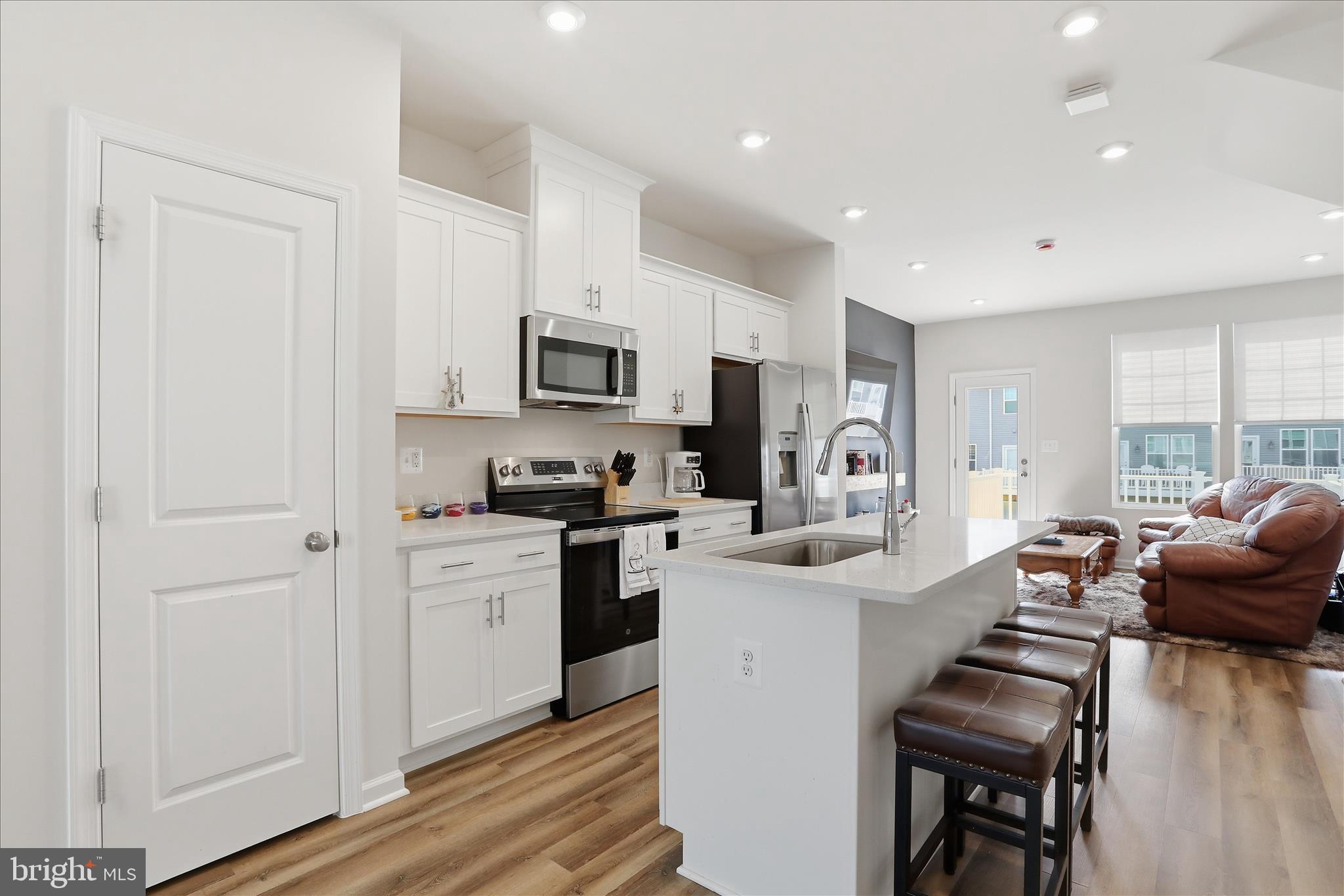 PRESIDENTS POINTE - Residential