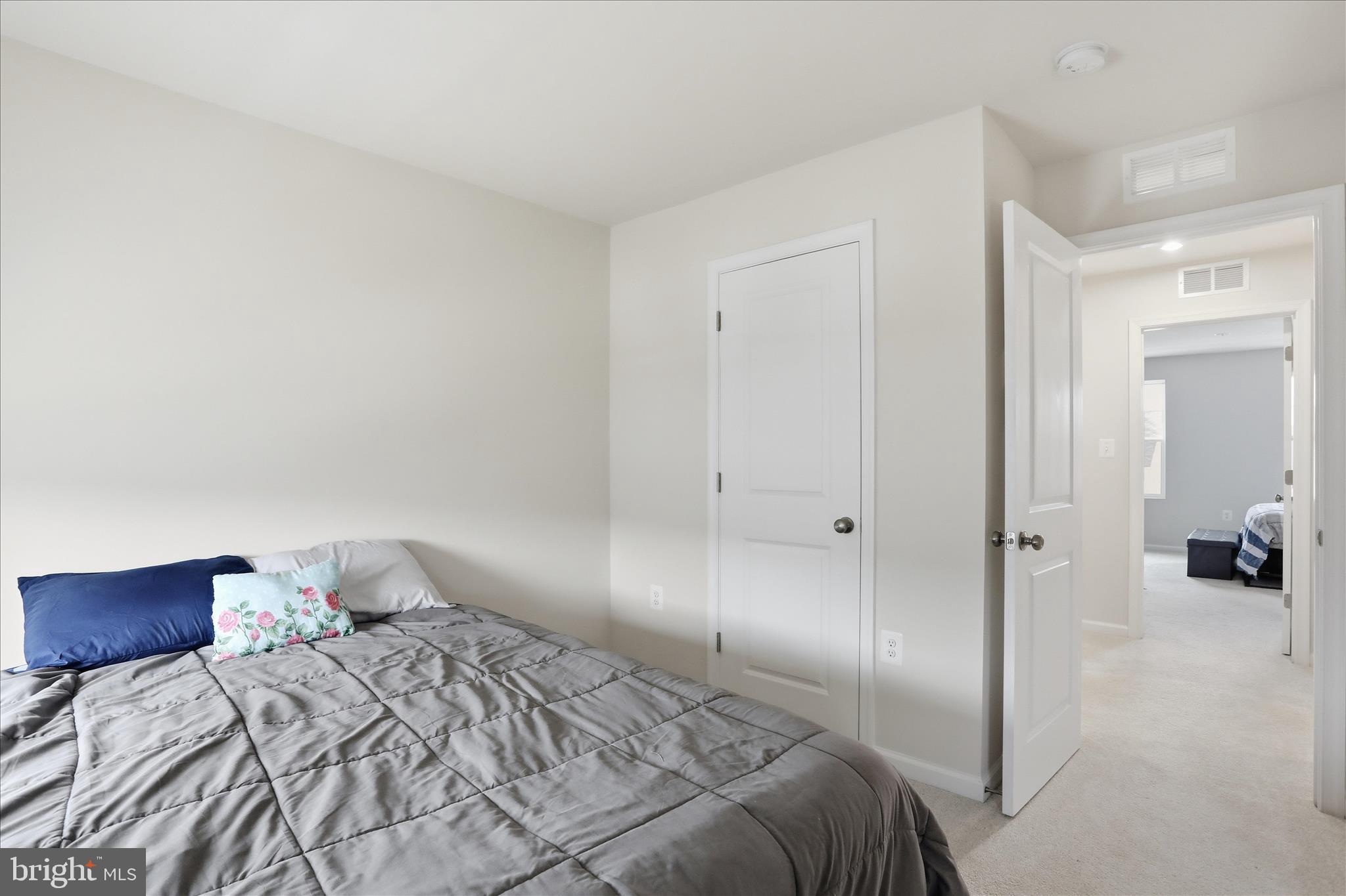 PRESIDENTS POINTE - Residential