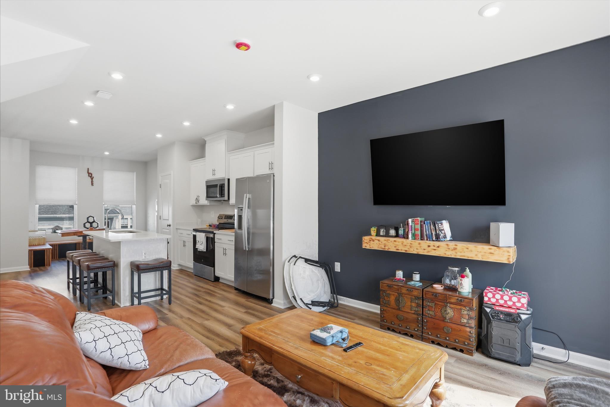 PRESIDENTS POINTE - Residential