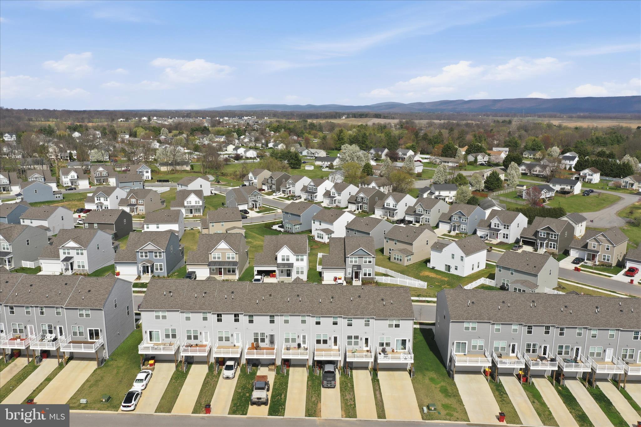 PRESIDENTS POINTE - Residential