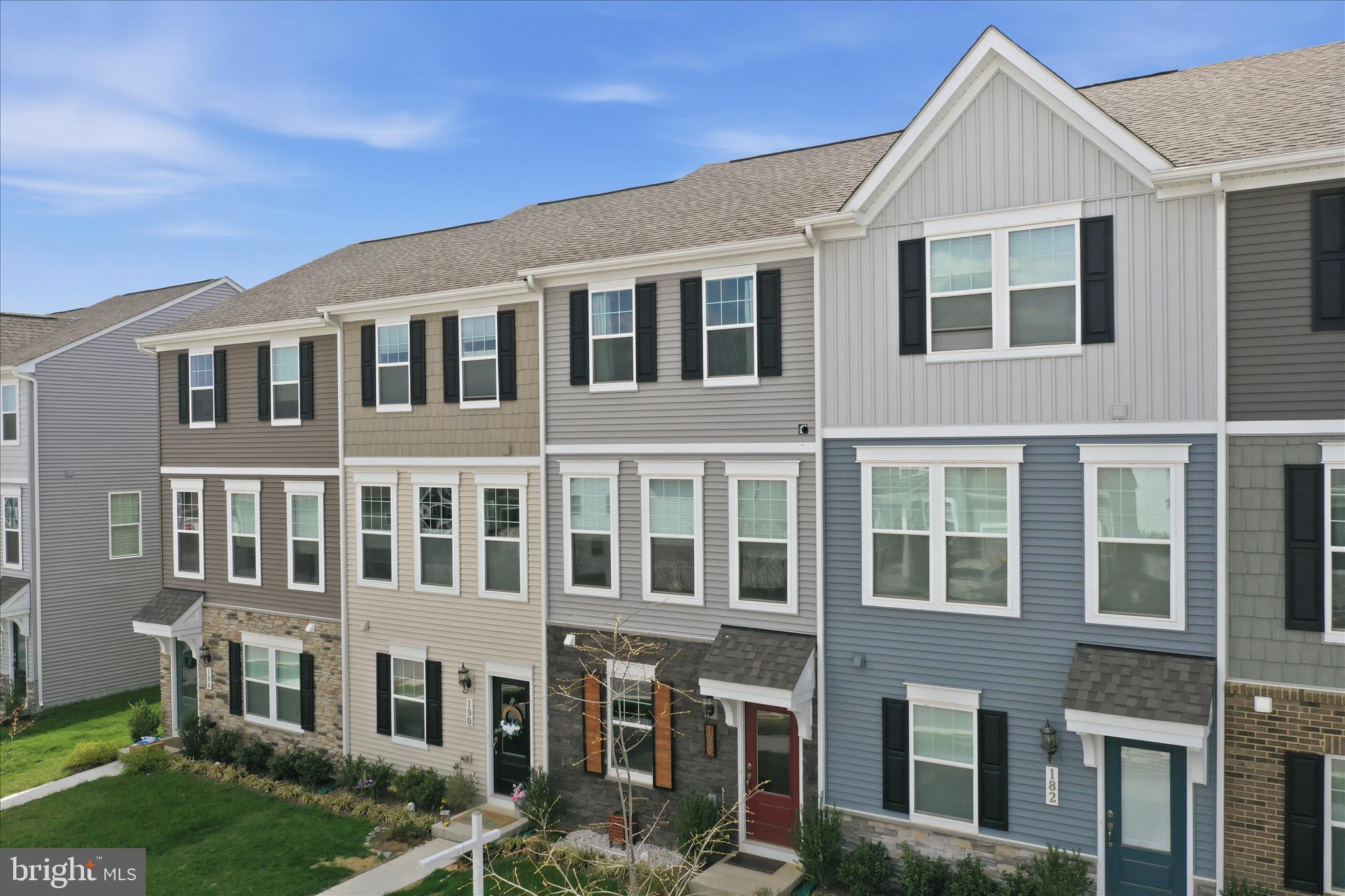 PRESIDENTS POINTE - Residential