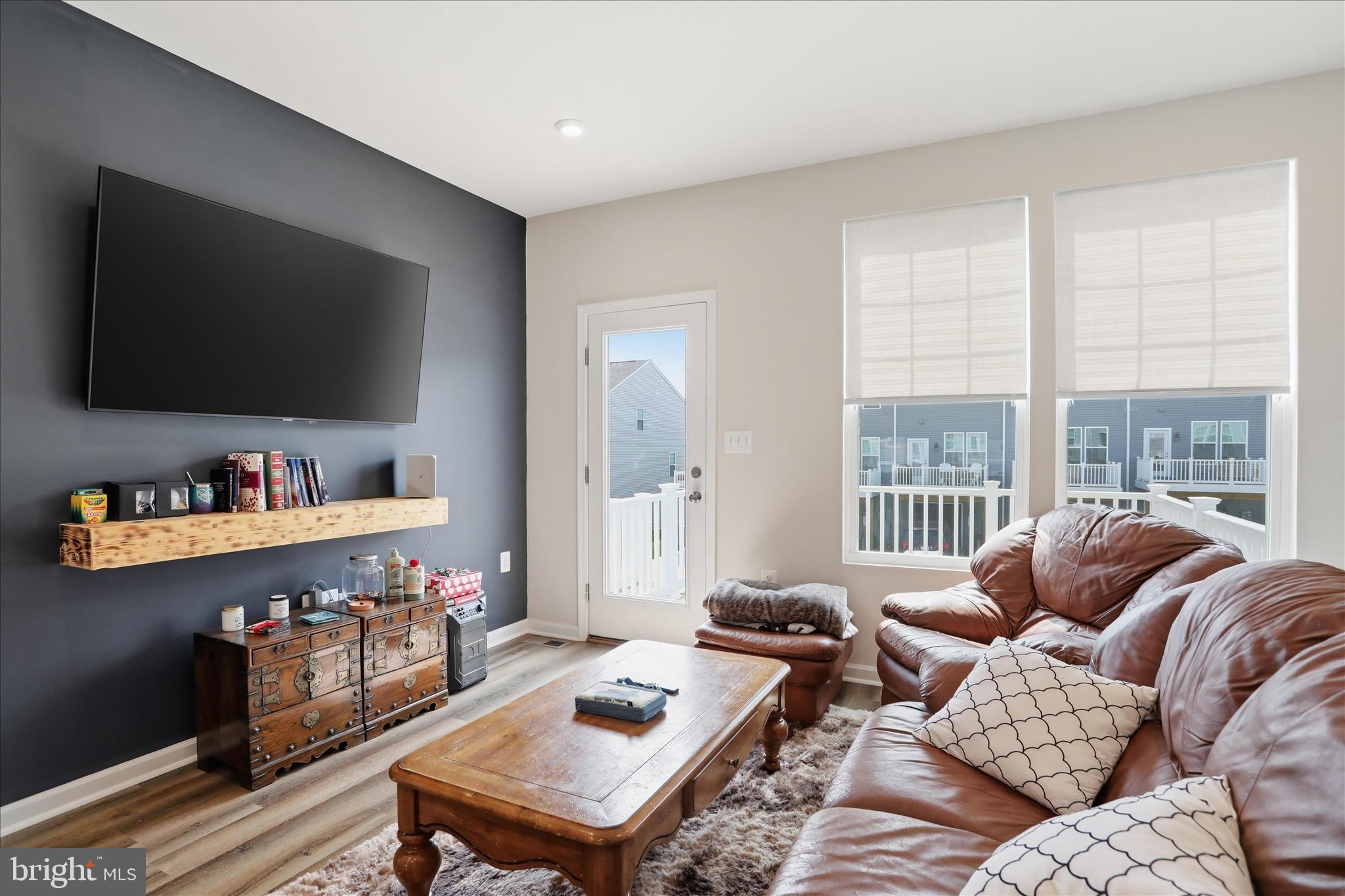 PRESIDENTS POINTE - Residential