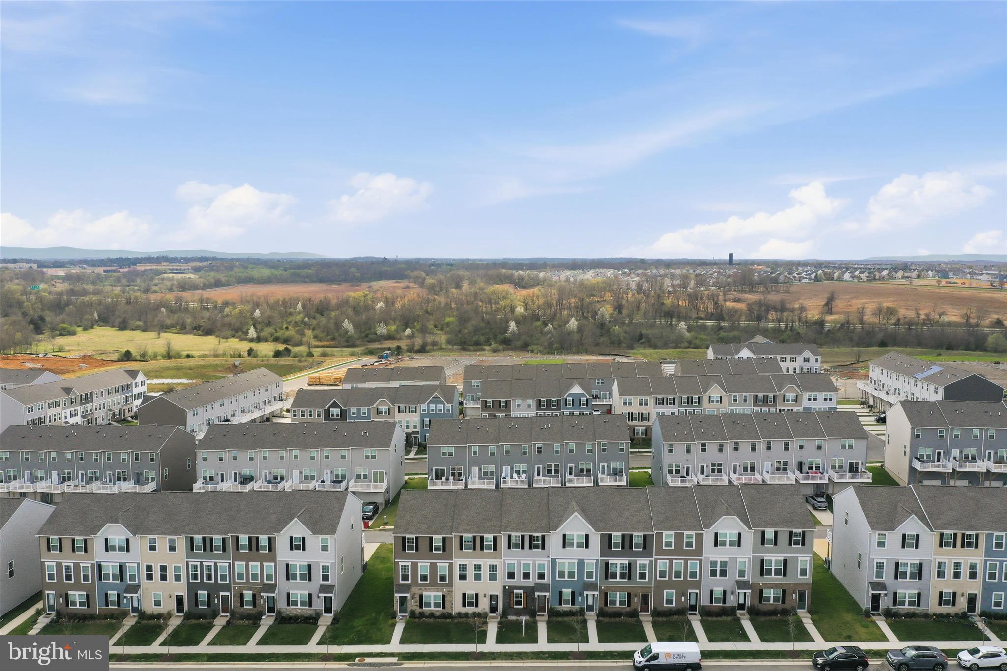 PRESIDENTS POINTE - Residential