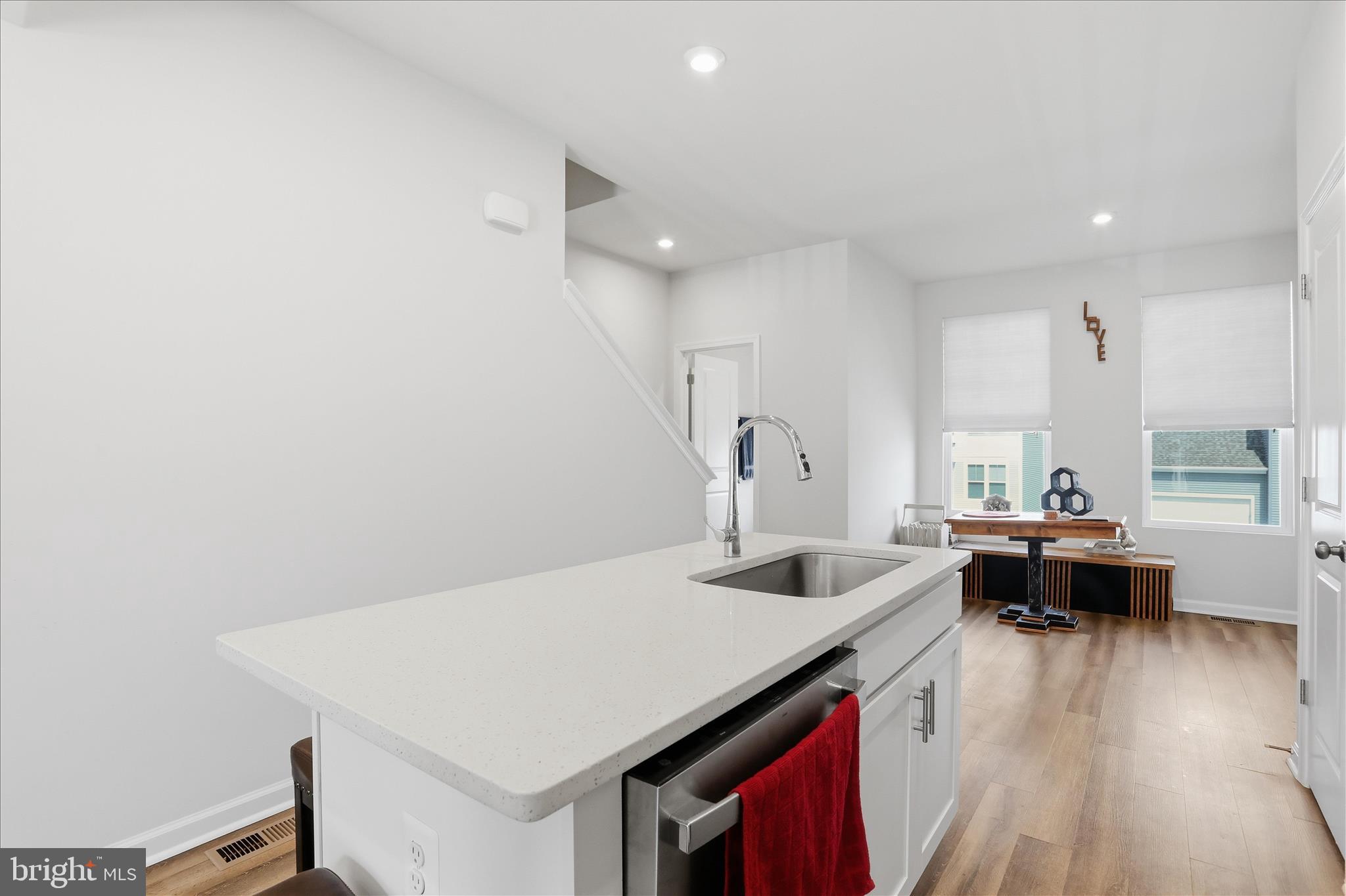 PRESIDENTS POINTE - Residential