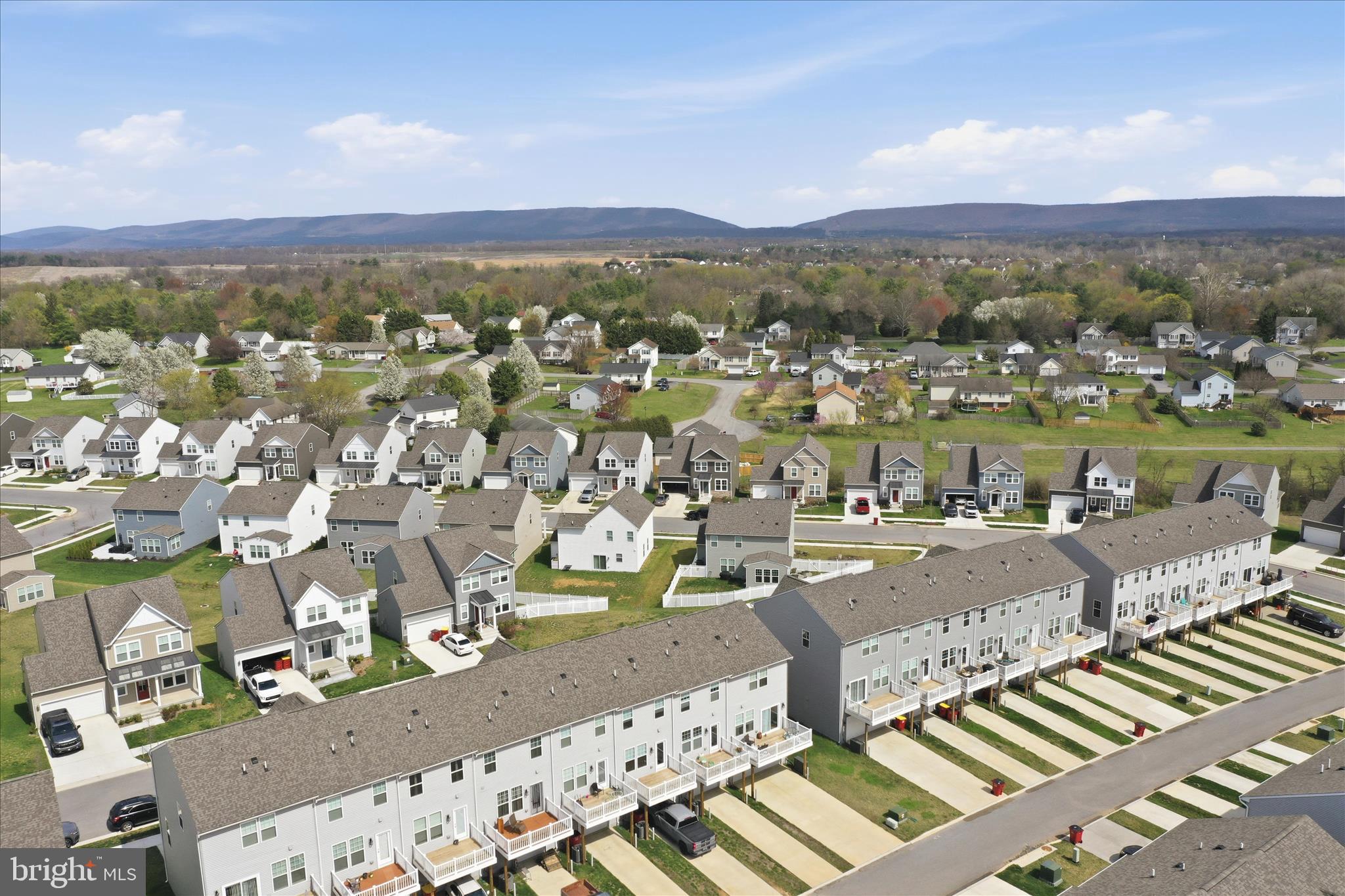 PRESIDENTS POINTE - Residential