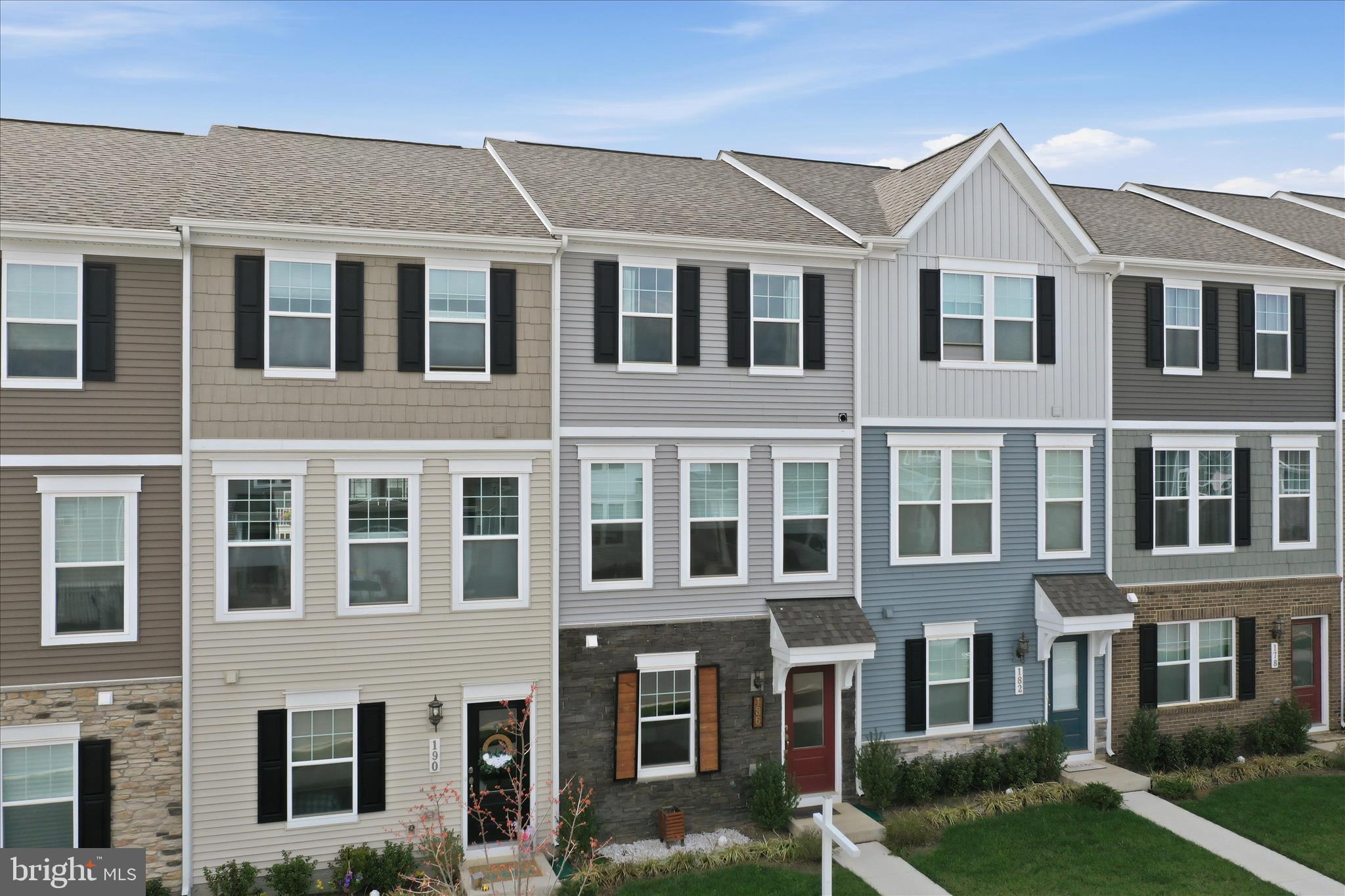 PRESIDENTS POINTE - Residential