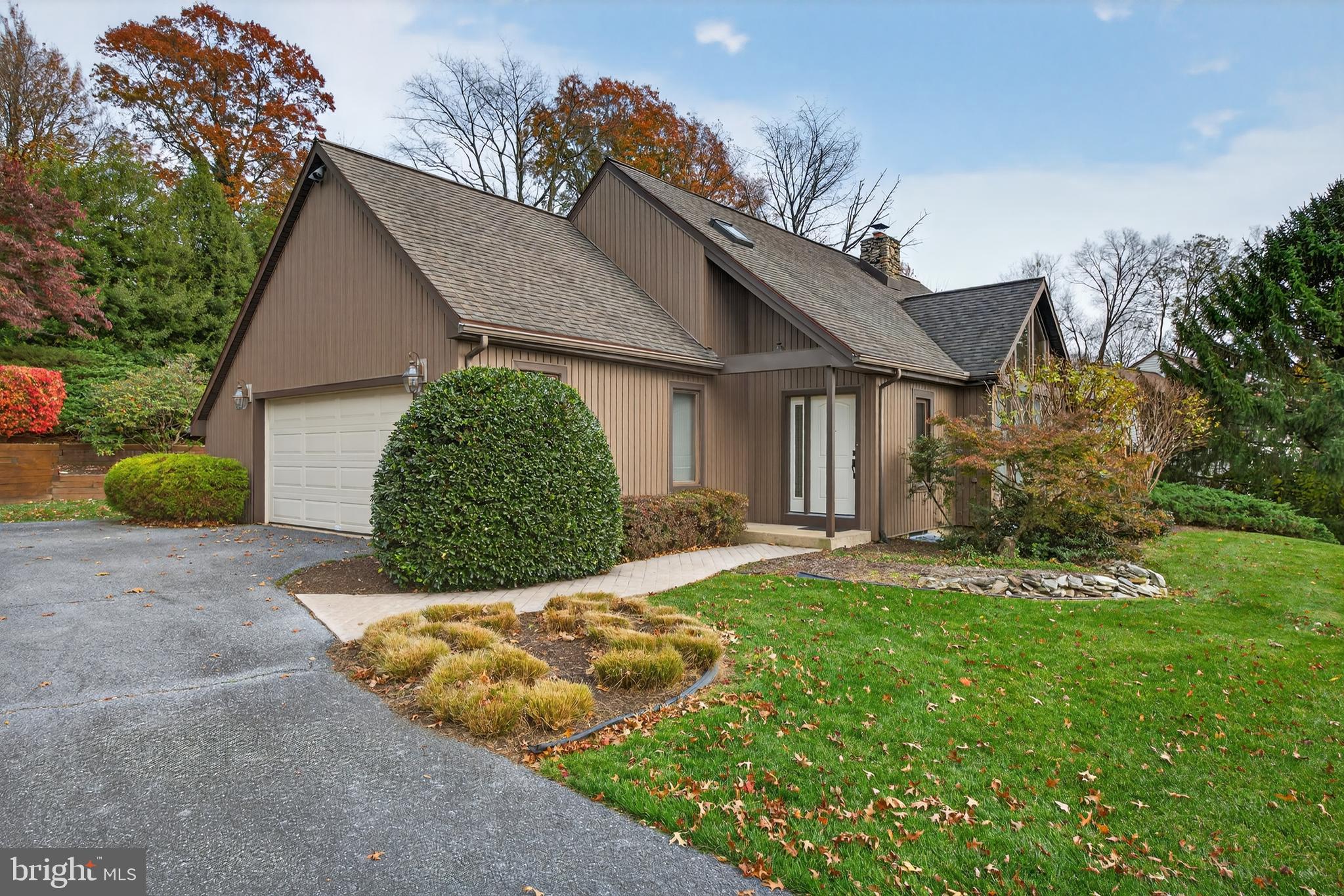 1049 SIGNAL HILL LANE LANE