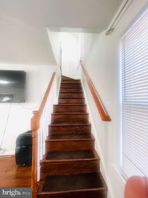 LANDOVER HILLS - Residential