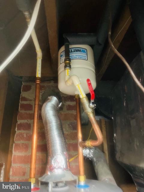 LANDOVER HILLS - Residential